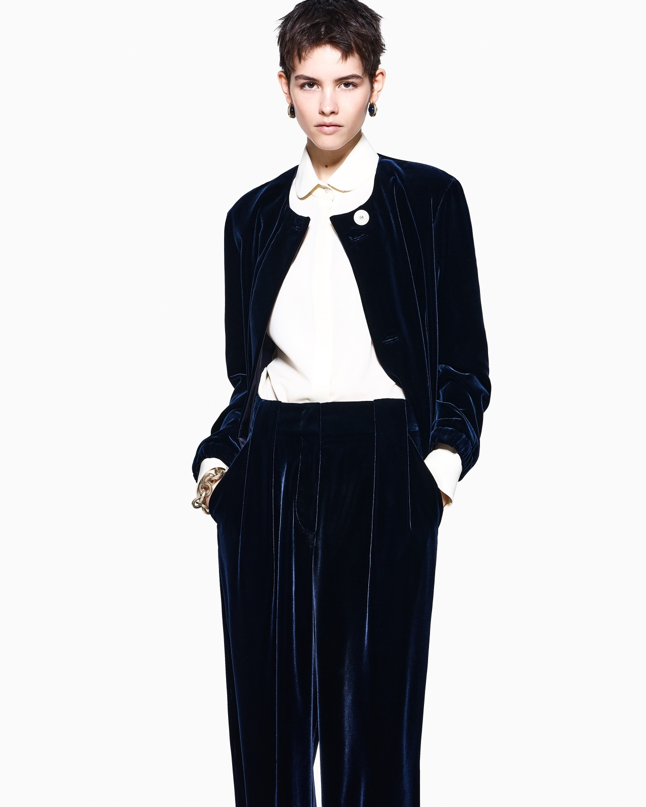 SHORT, VELVET JACKET - 6