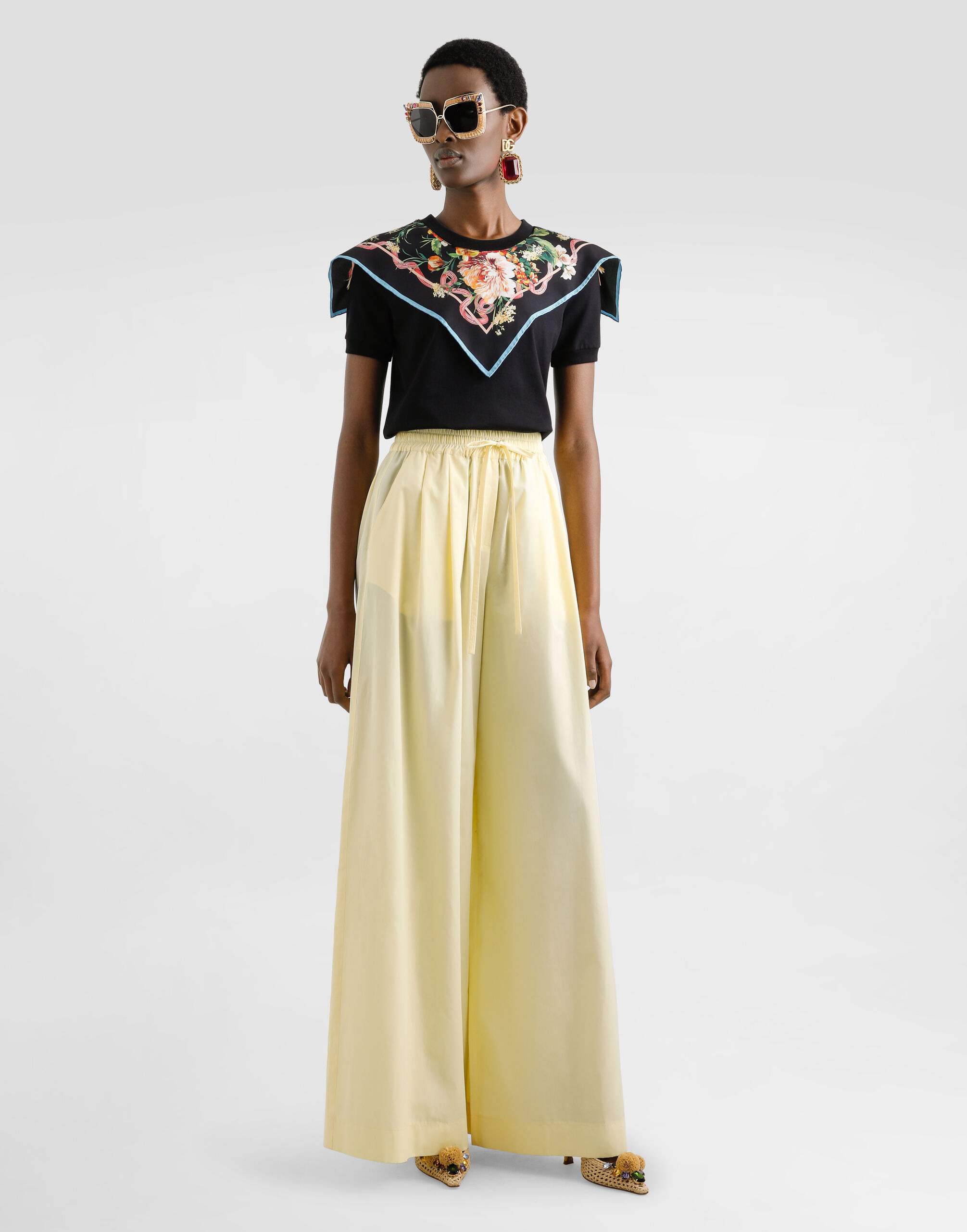 Short-sleeved t-shirt with foulard - 2