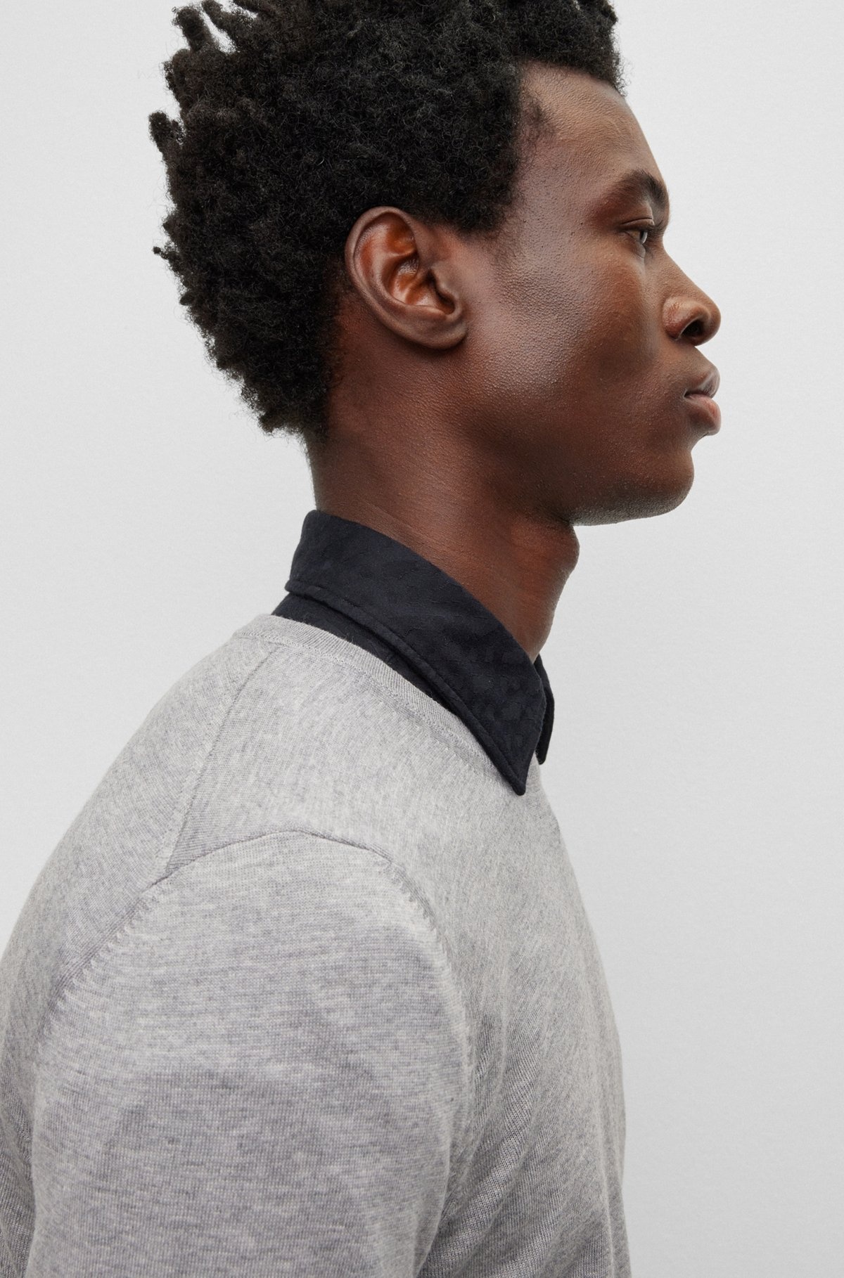REGULAR-FIT SWEATER IN MERINO WOOL WITH CREW NECKLINE - 3
