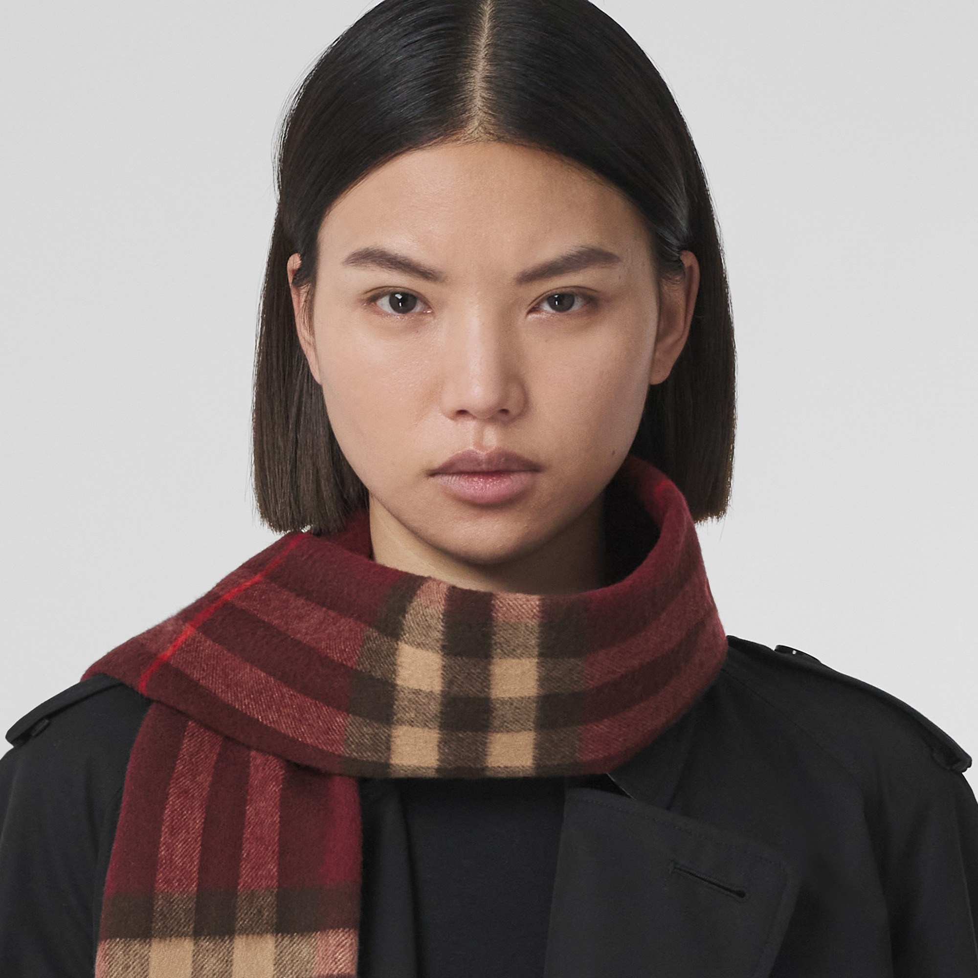 The Classic Check Cashmere Scarf - 3