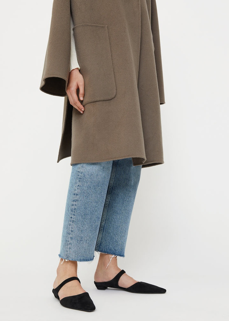Totême The Pointy Flat black outlook
