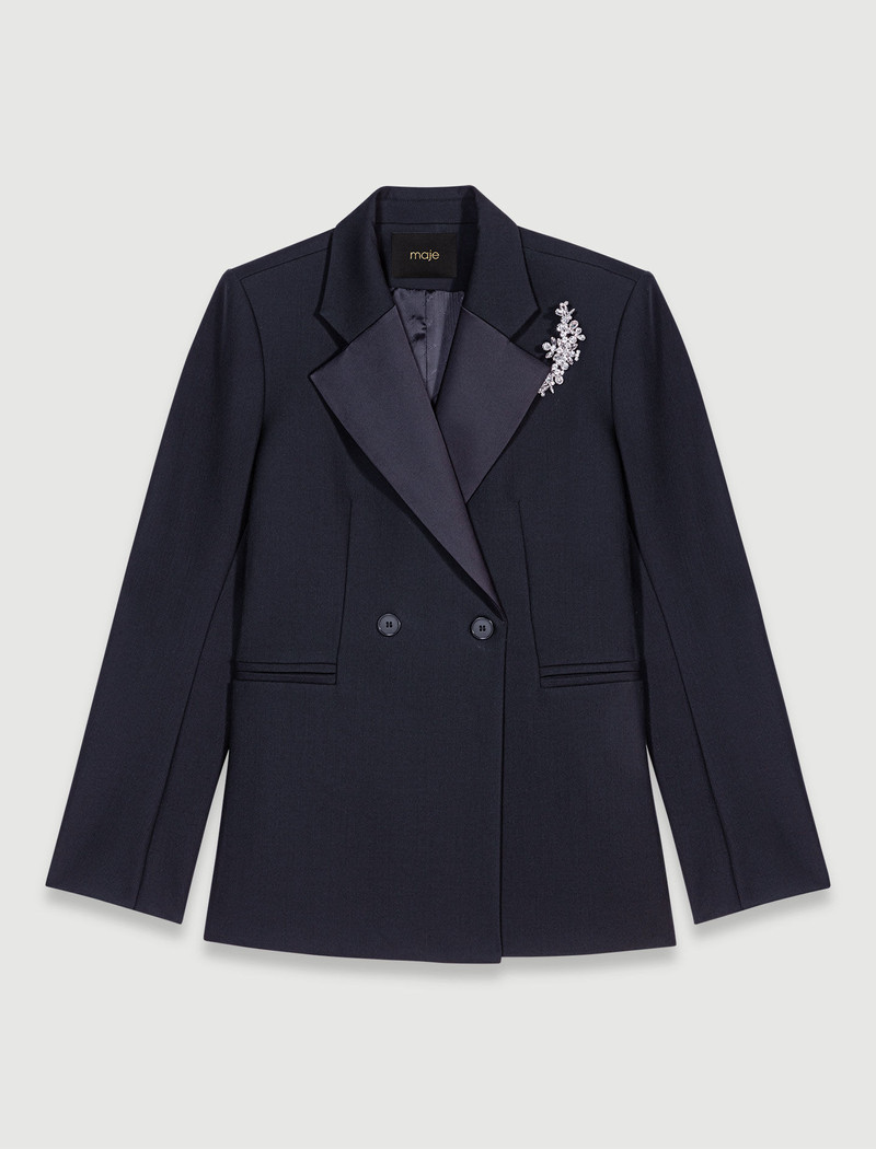 Suit jacket with brooch 1