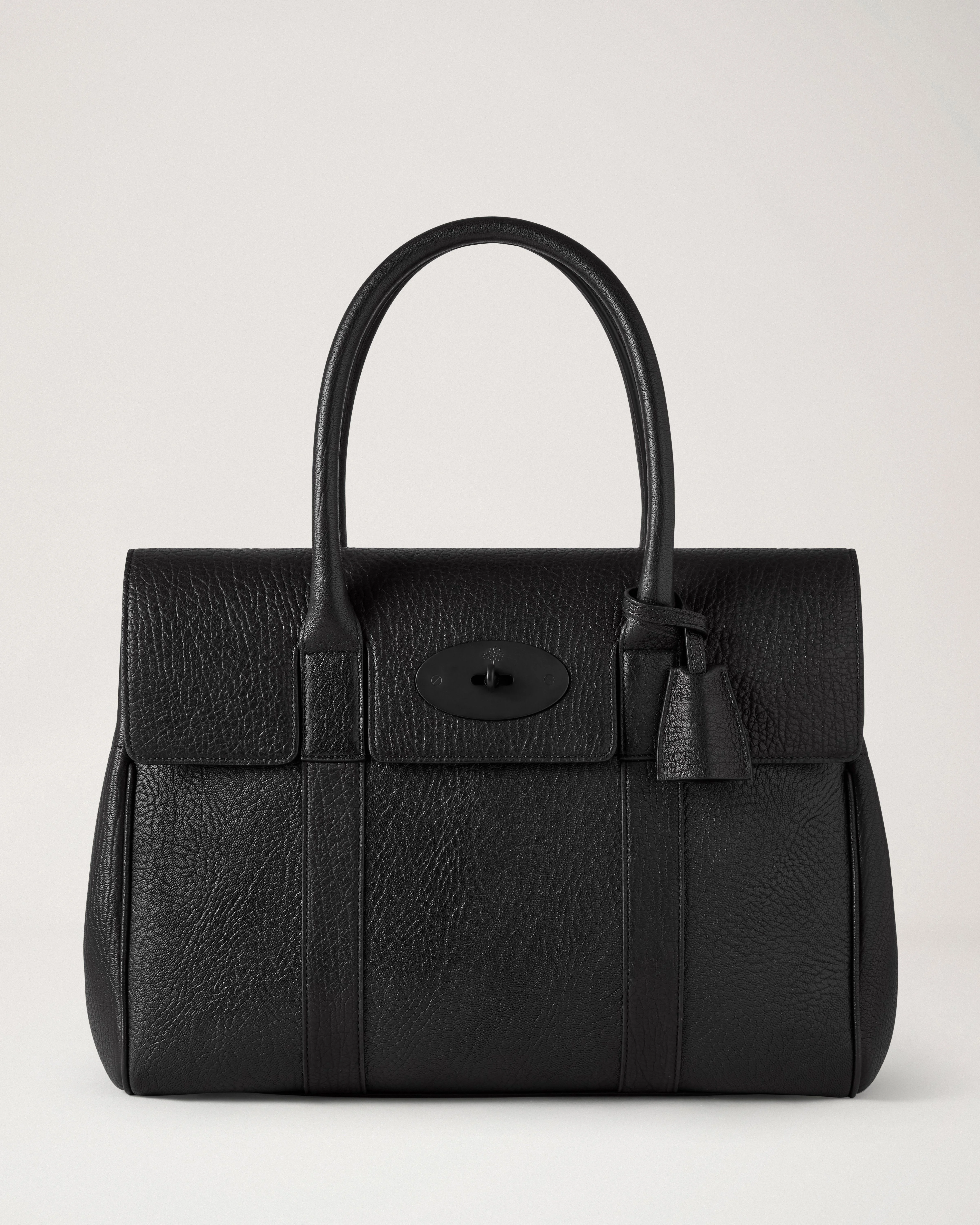 Bayswater
Black Natural Grain - 1