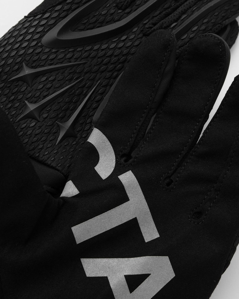 Nike NIKE x NOCTA GLOVE outlook