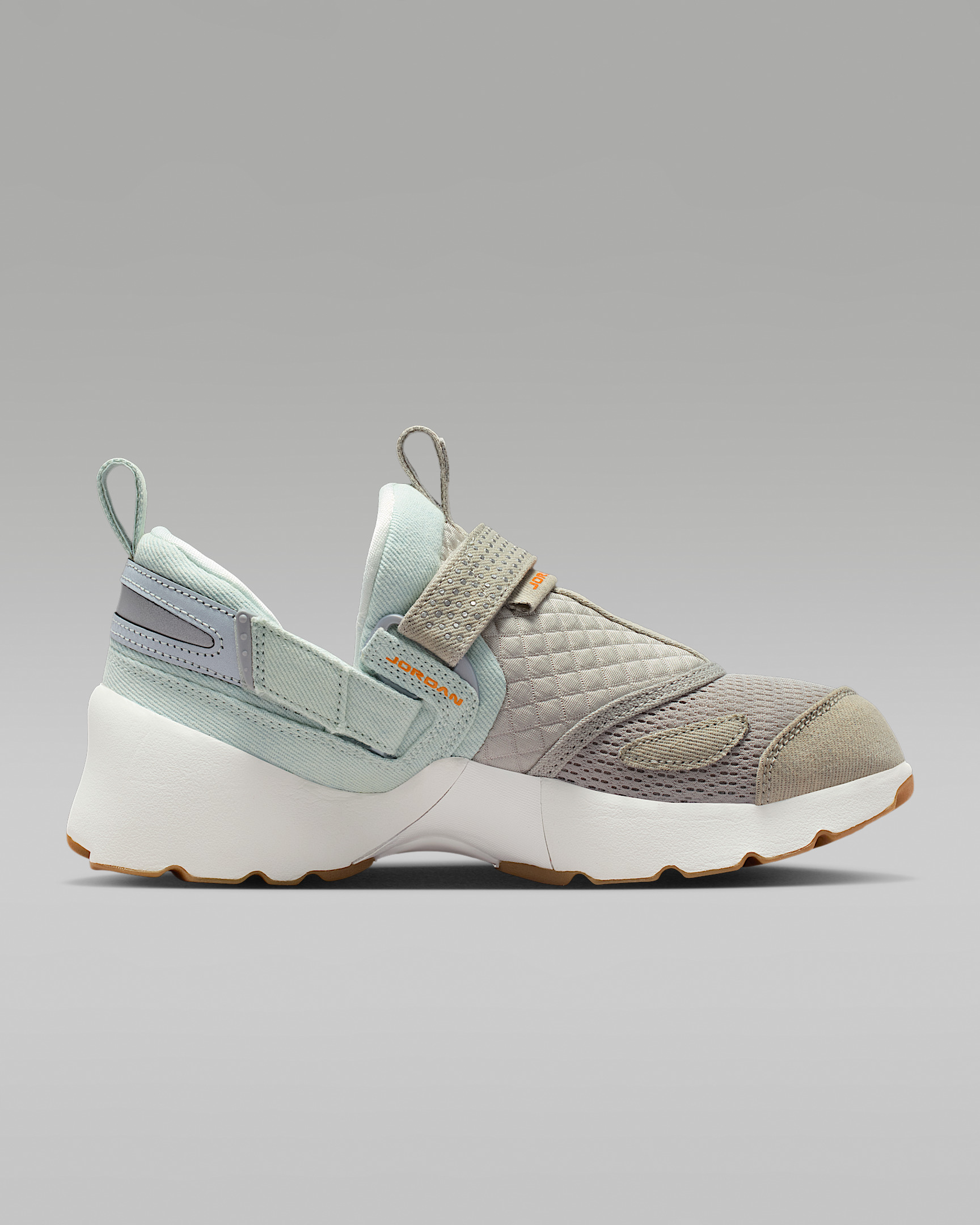 Jordan Trunner LX Women's Shoes - 3