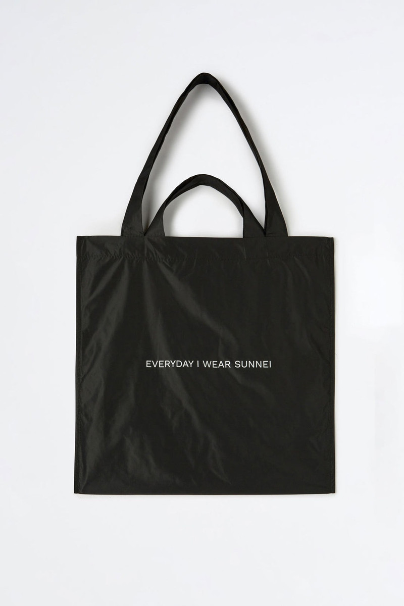 EVERYDAY I WEAR SUNNEI GREY TOTE BAG 1