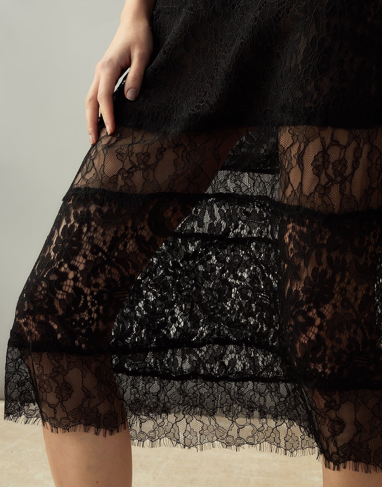 Audrey Lace Dress - 10