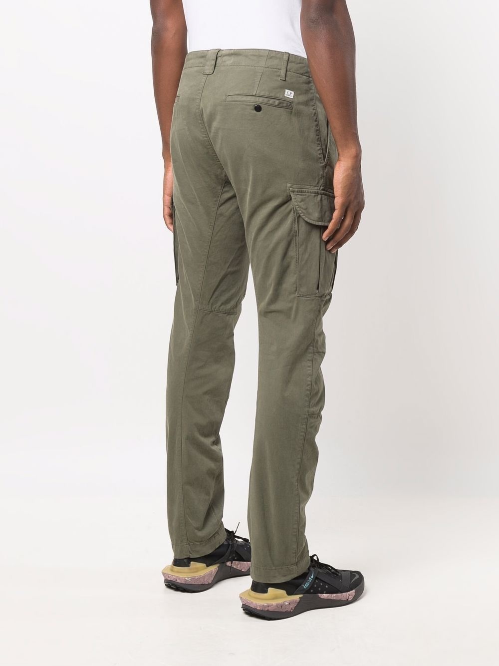 Calça cargo com detalhe de aplicação de ilhós - 4