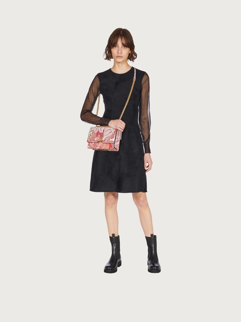 FERRAGAMO VARA BOW CROSS BODY BAG (M) outlook