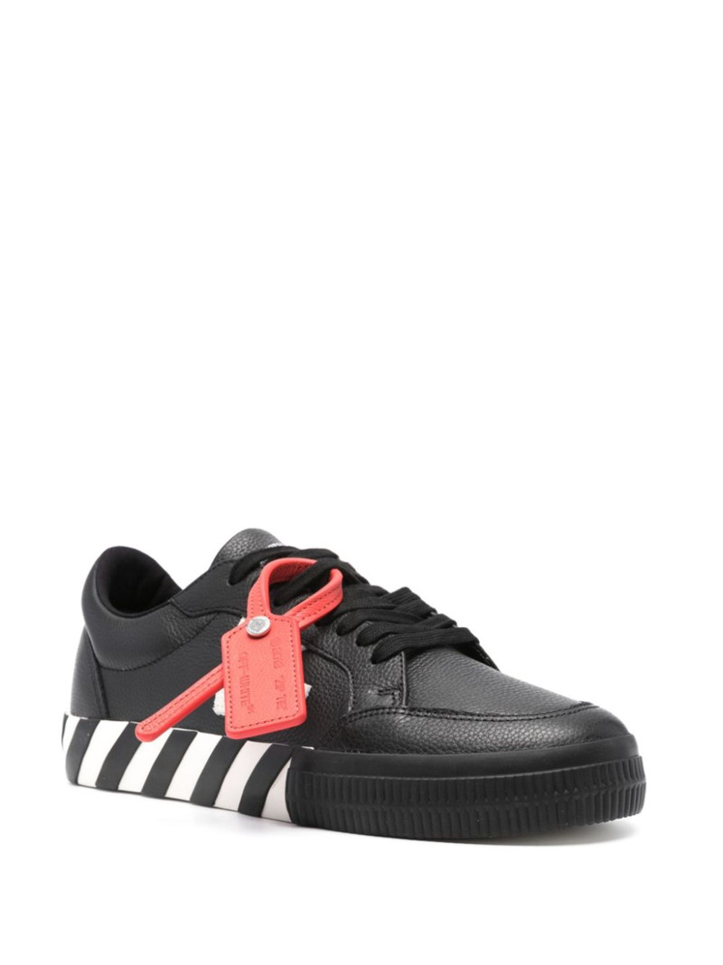Off-White Low Vulcanized sneakers outlook
