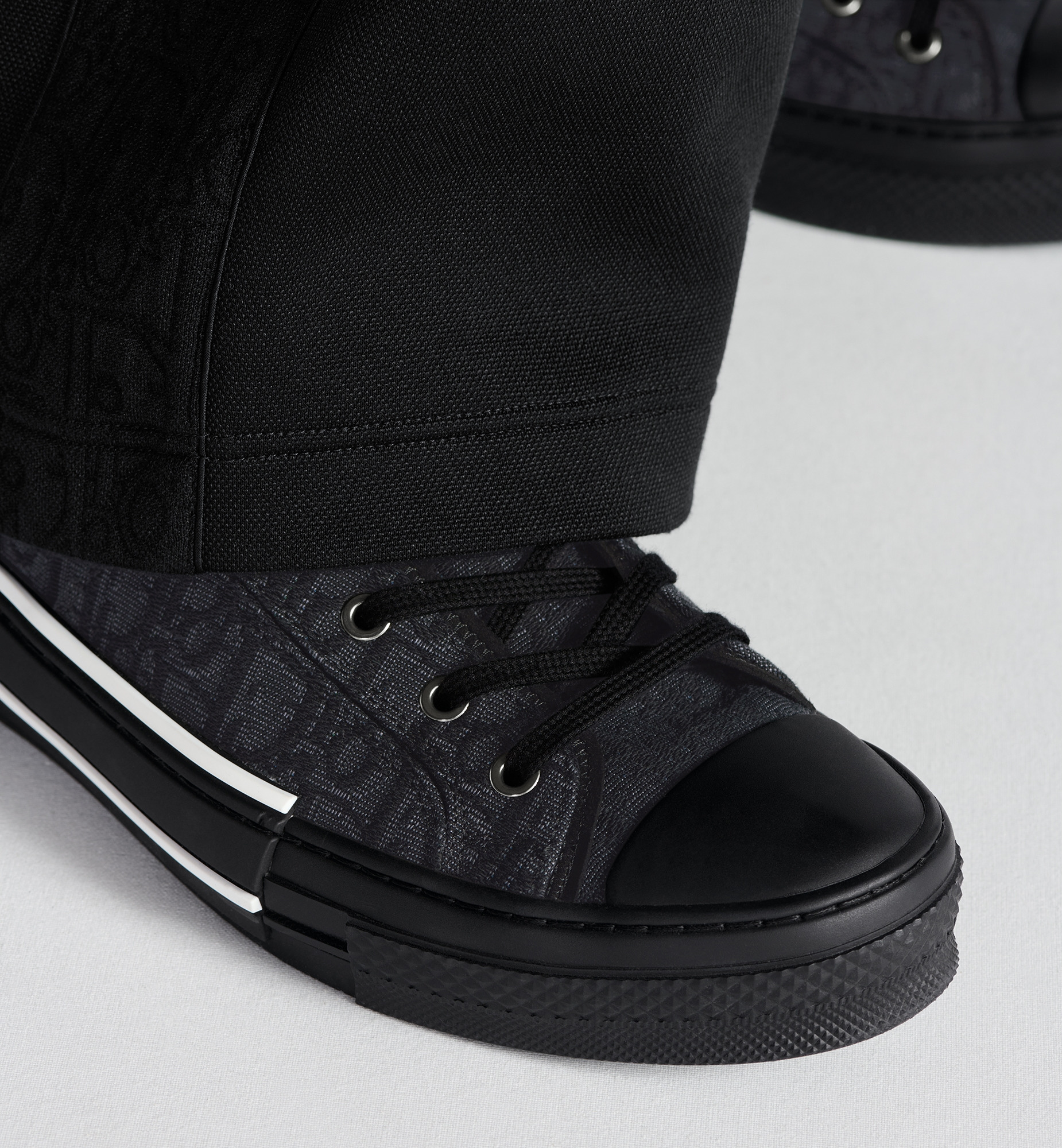 B23 Low-Top Sneaker - 4