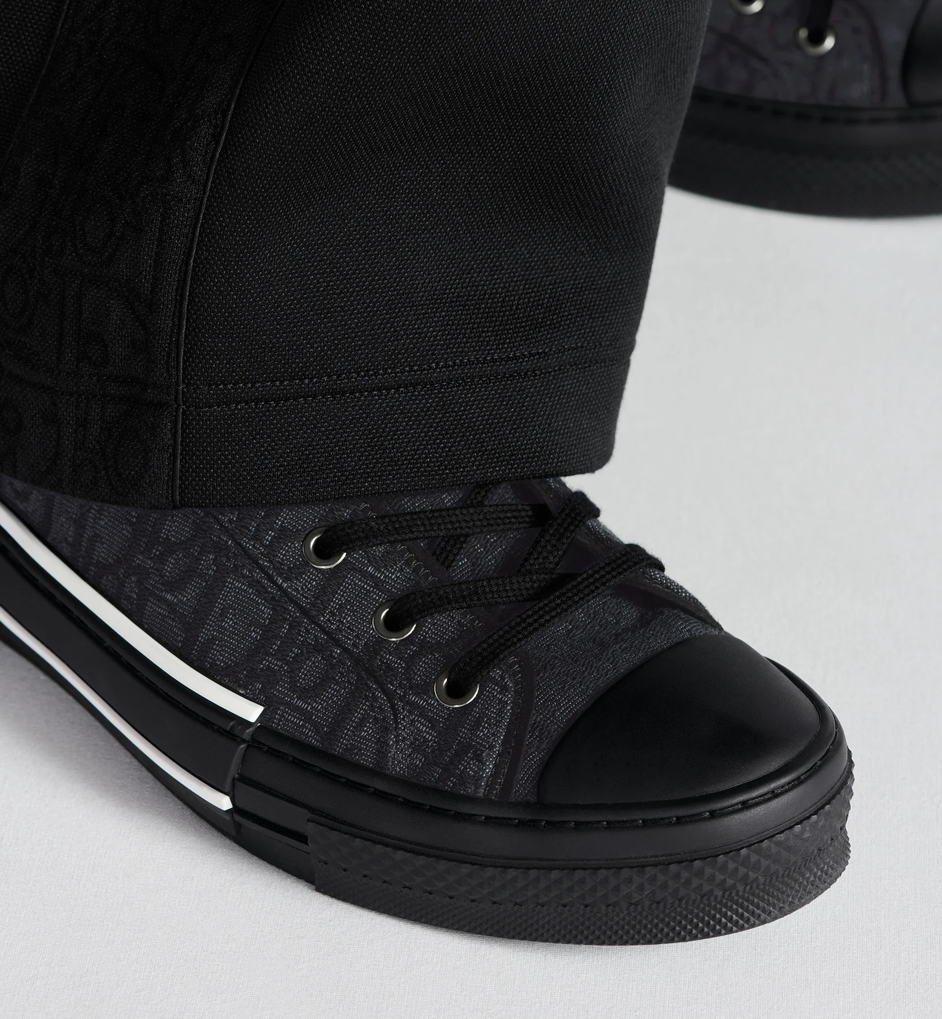 Dior B23 High-Top Sneaker | REVERSIBLE display picture 2