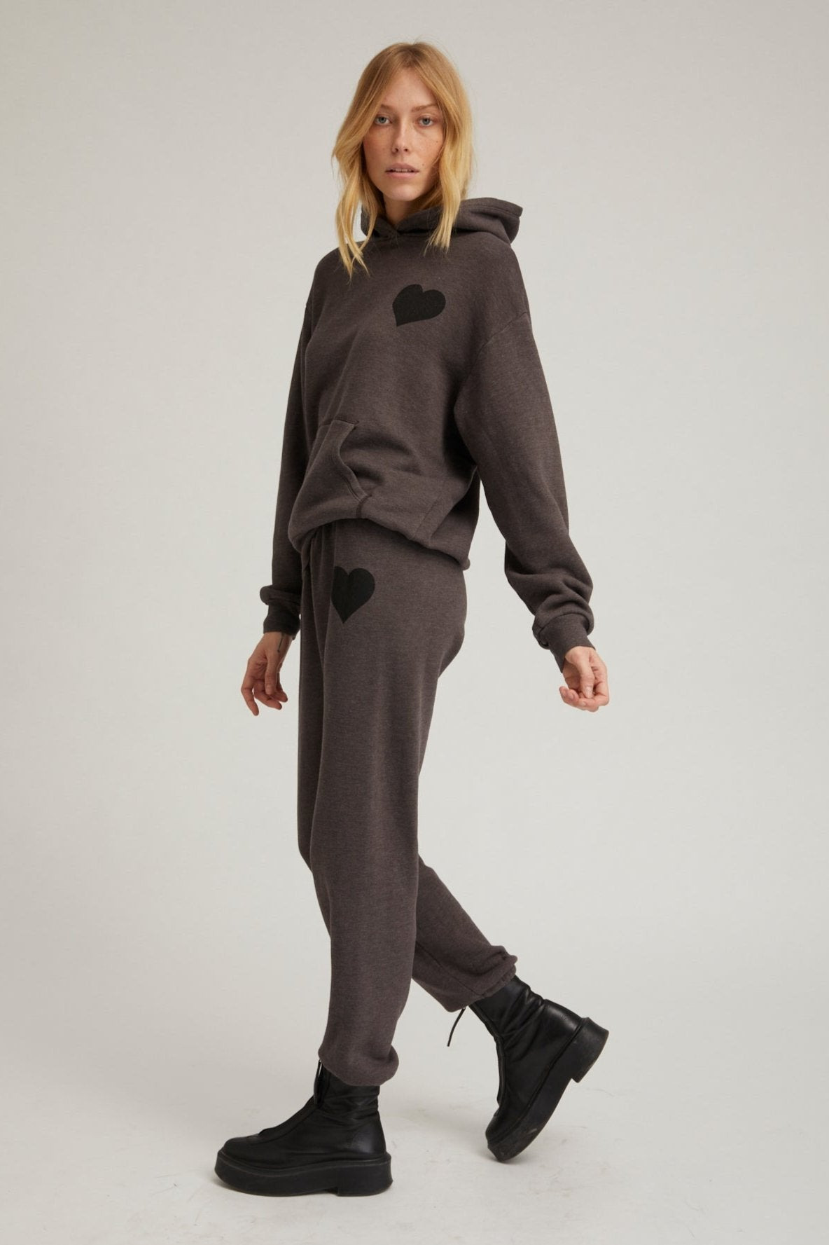 CHARCOAL HEART SWEATPANTS - 4