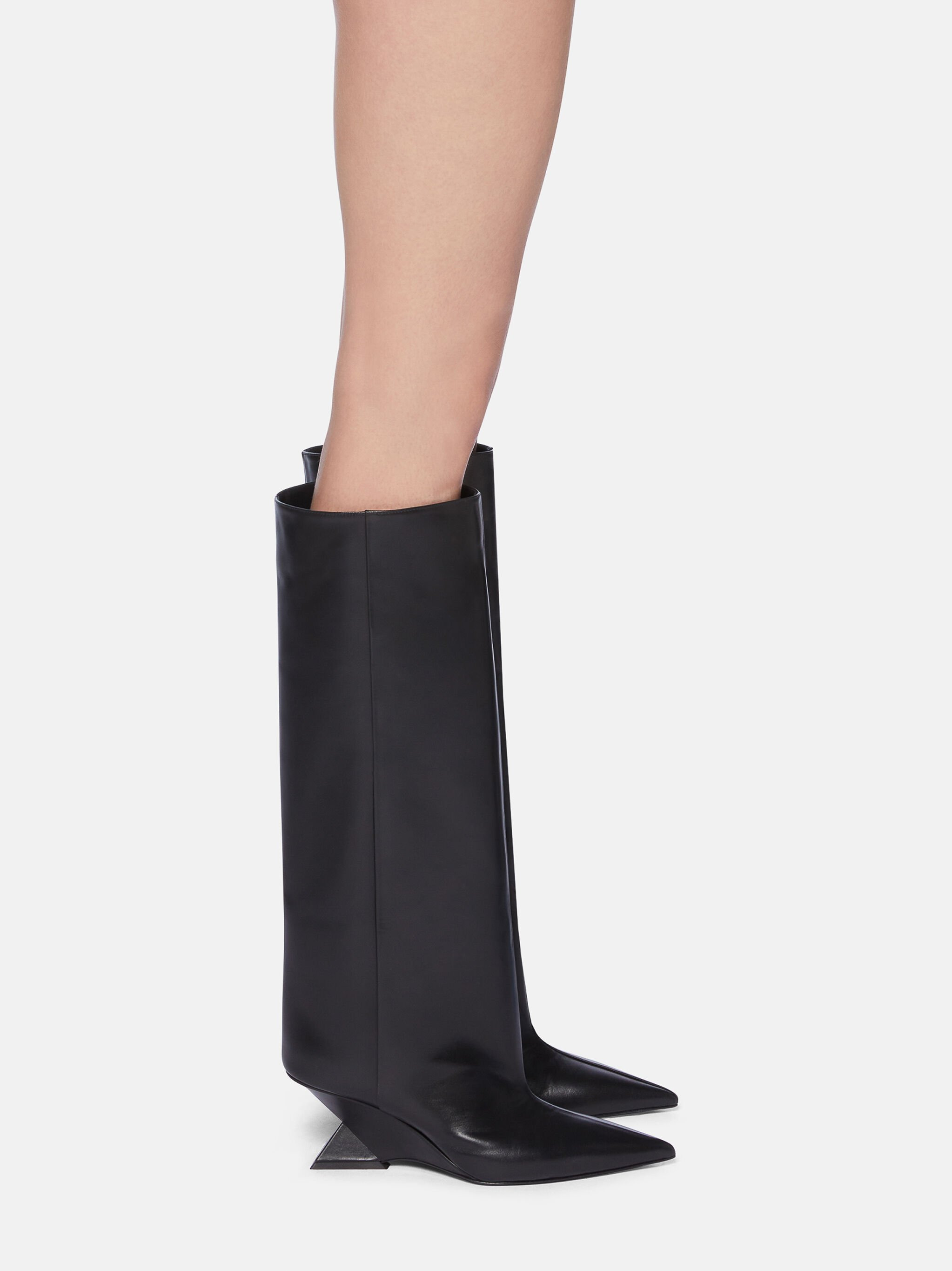 ''CHEOPE'' BLACK TUBE BOOT - 2