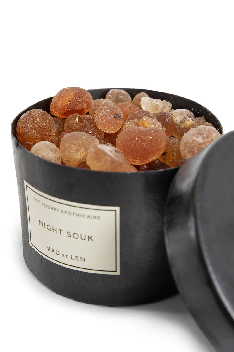 Mad et Len Night Souk Pot Pourri Apothicaire outlook