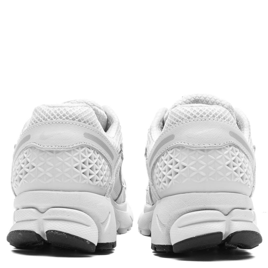 WOMEN'S ZOOM VOMERO 5 - WHITE/VAST GREY/BLACK - 4