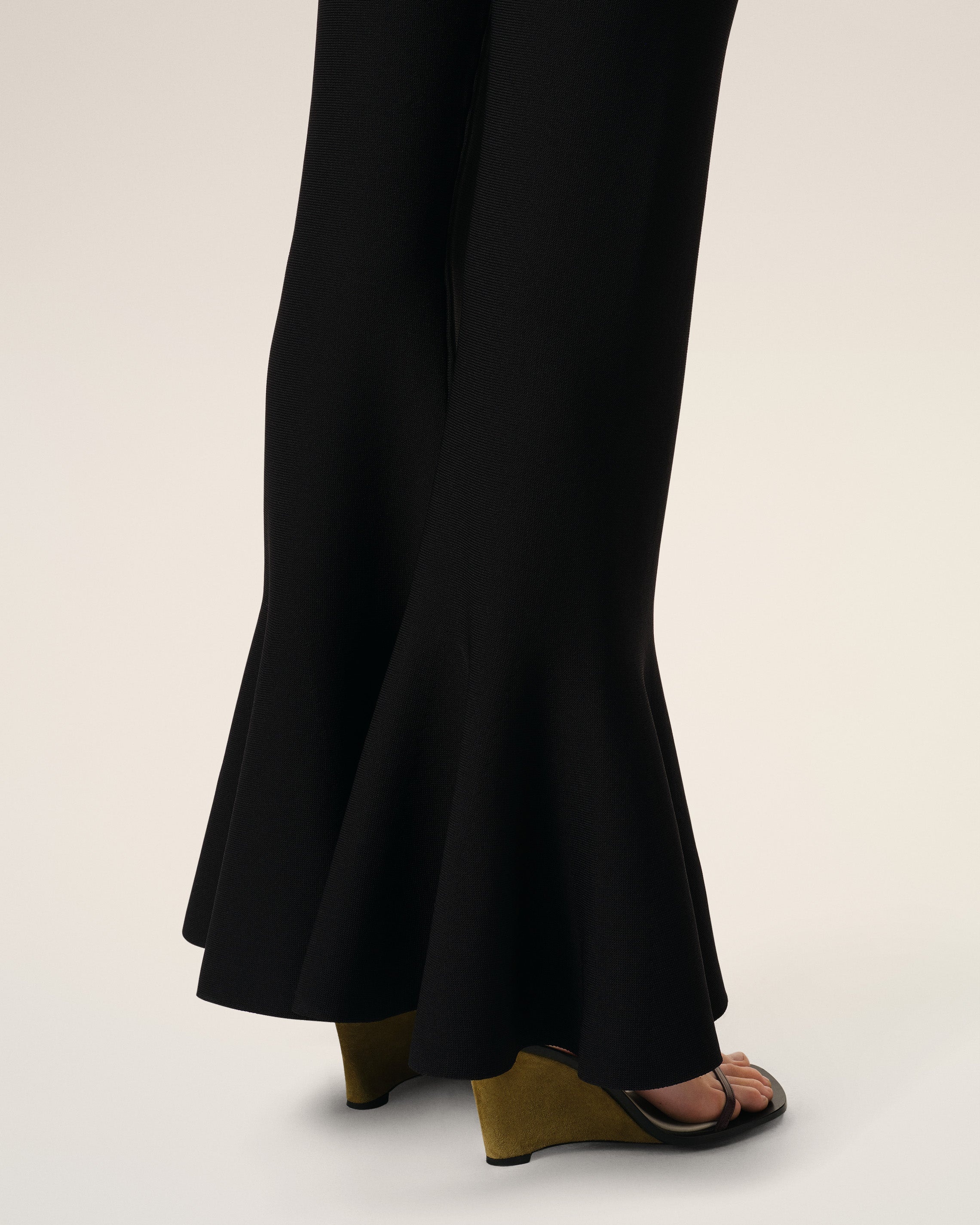 BLACK GODET SHORT TROUSERS - 5