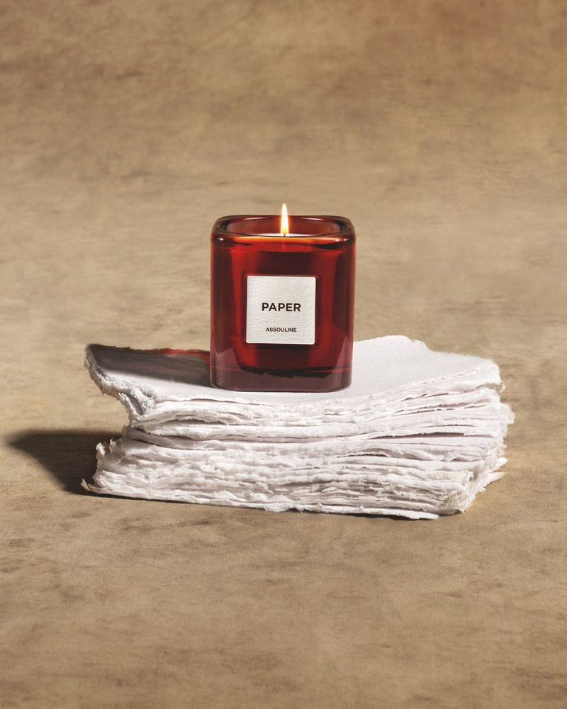 ASSOULINE Library Candle - Paper outlook