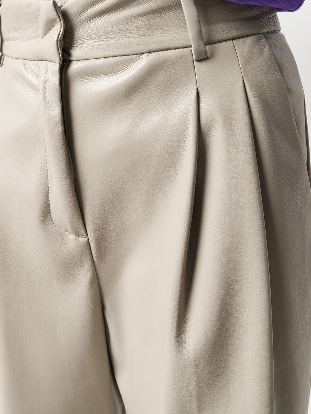 faux-leather pleated trousers - 5