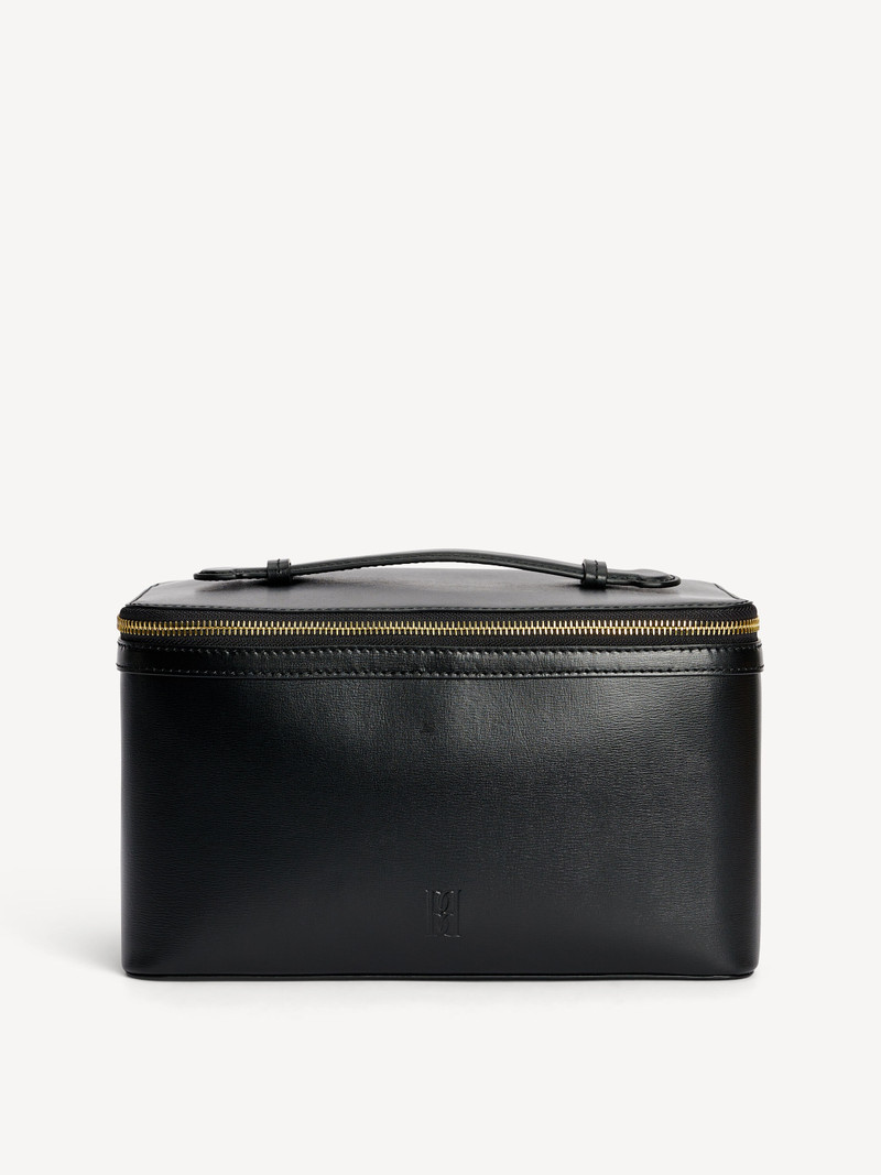 Aya Beauty cosmetics case 1