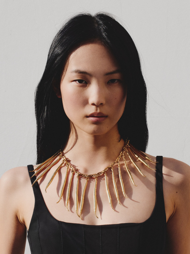 JACQUEMUS The Haricots necklace outlook