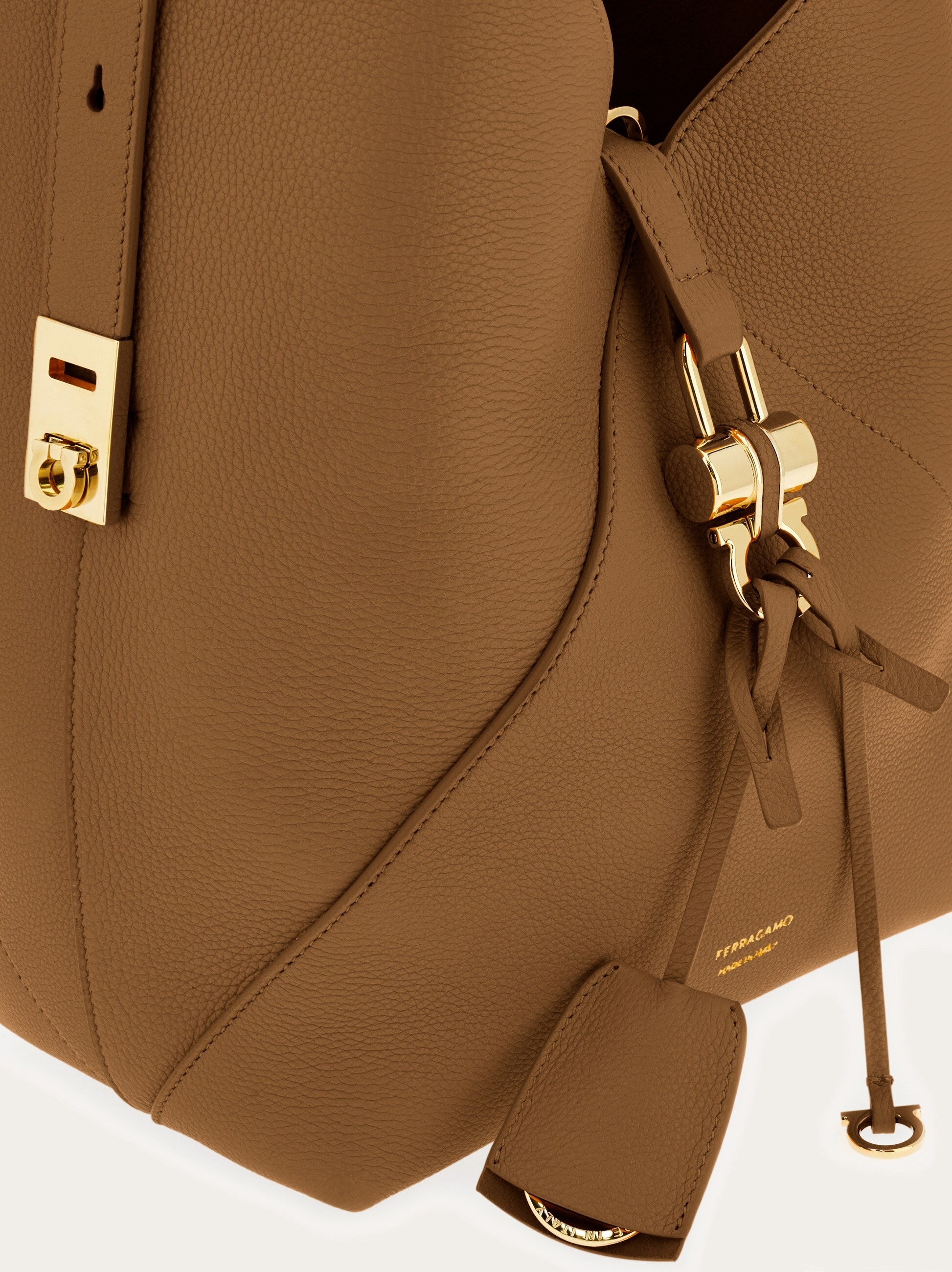 V-shaped hobo bag (M) - 7