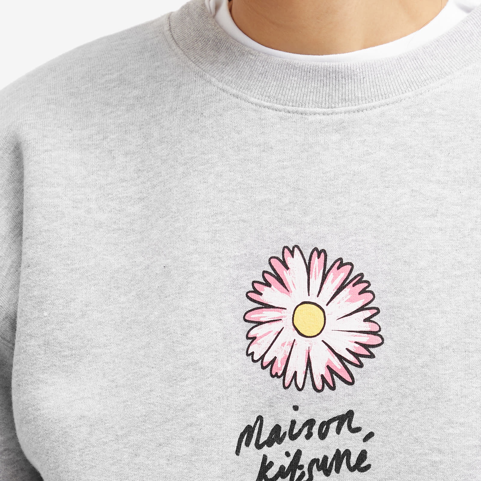 MAISON KITSUNE｜SWEATSHIRTS (FLOATING FLOWER COMFORT SWE Maison Kitsuné - FLOATING FLOWER COMFORT SWEATSHIRT | HBX