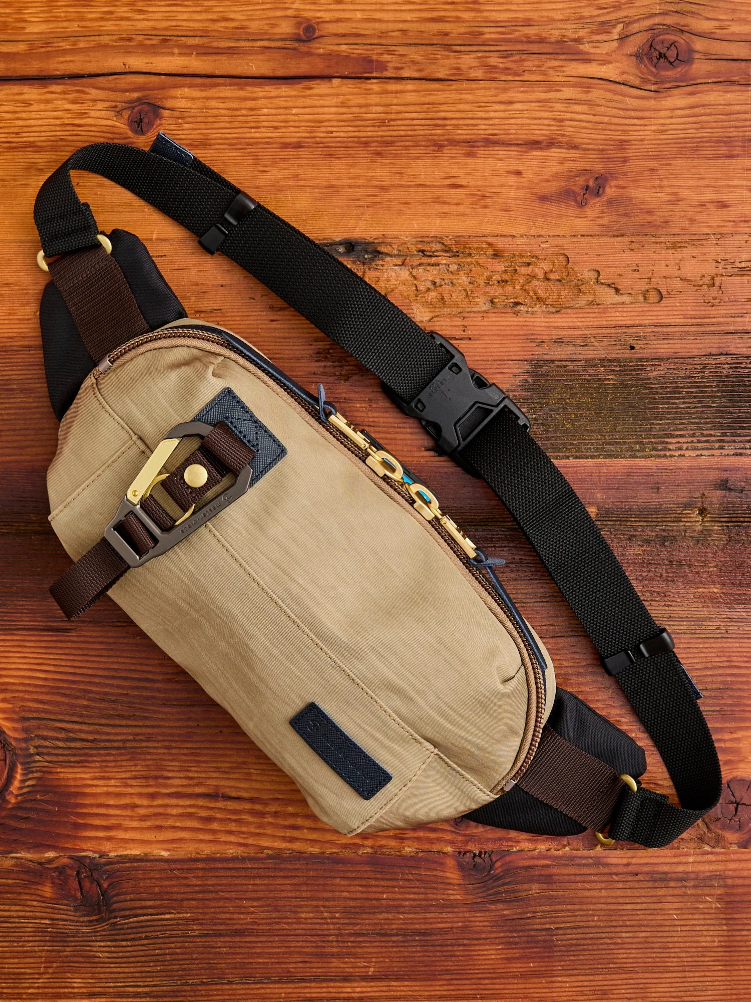 Link Waist Bag v2 in Beige - 1