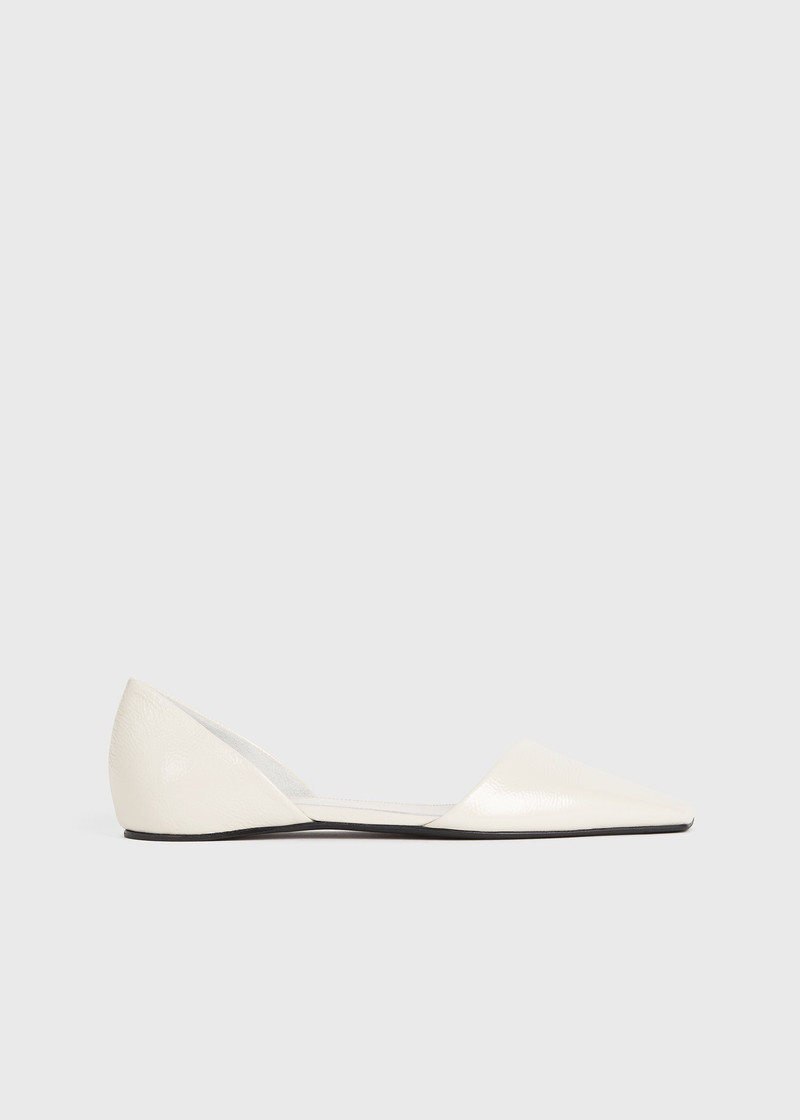 The Asymmetric D'Orsay Flat snow 1