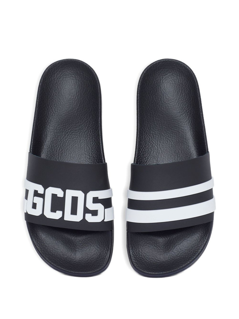 logo-embossed pool slides 3