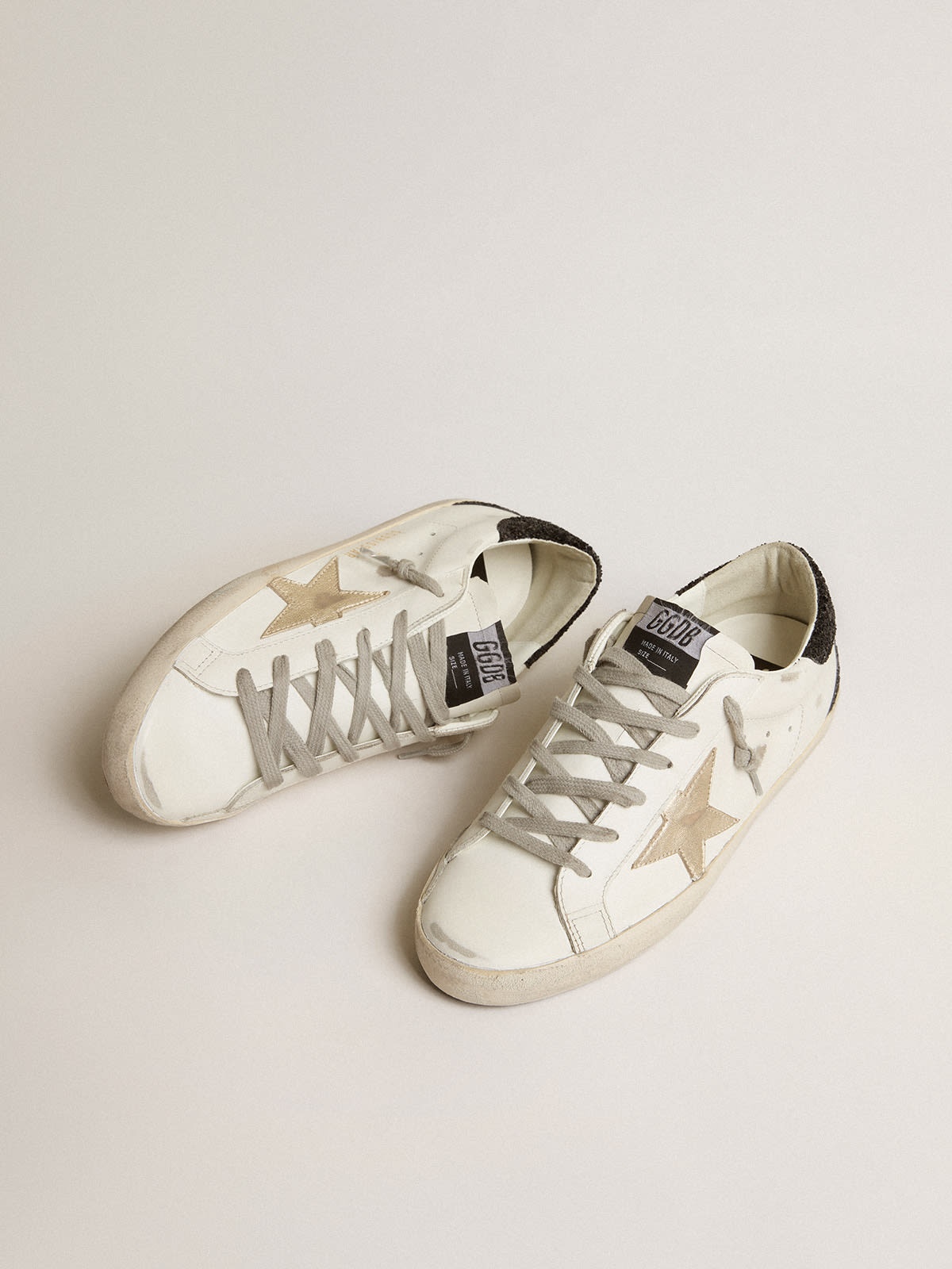 【Golden 】Super Star Laminated Gold Star(23-25.5cm) Golden Goose Super-Star with gold star and black glitter