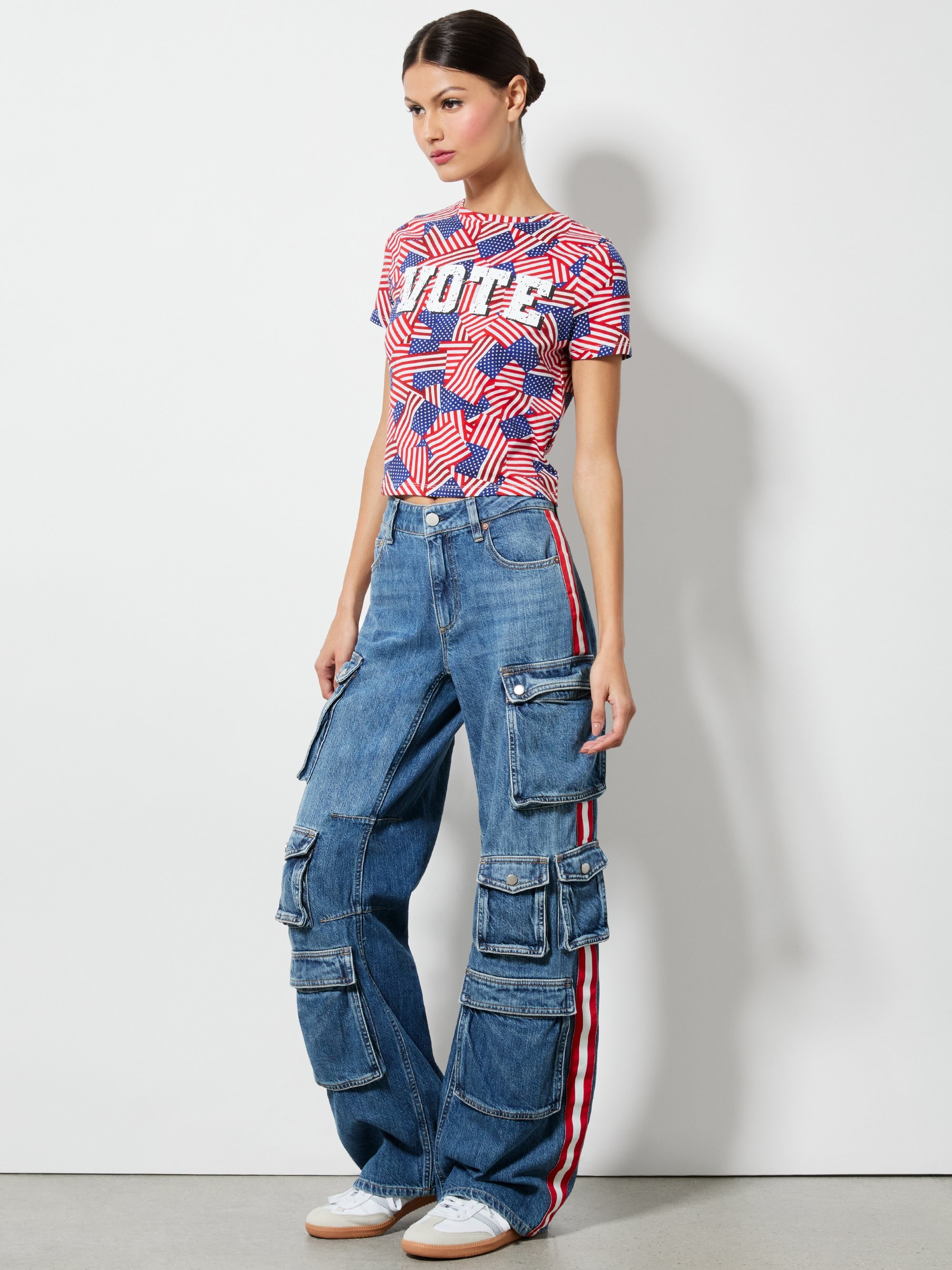 A+O X I AM A VOTER® CINDY CROPPED TEE - 6