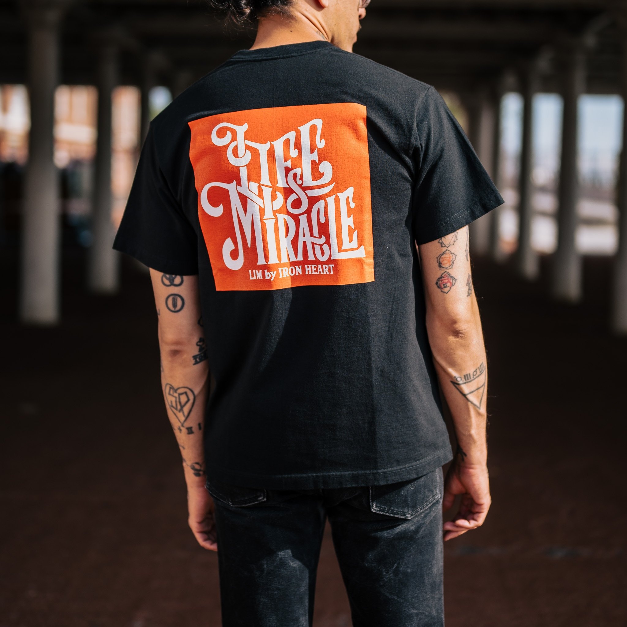 IHT-2407-BLK 7.5oz Printed Loopwheel Crew Neck T-Shirt - Black - 4