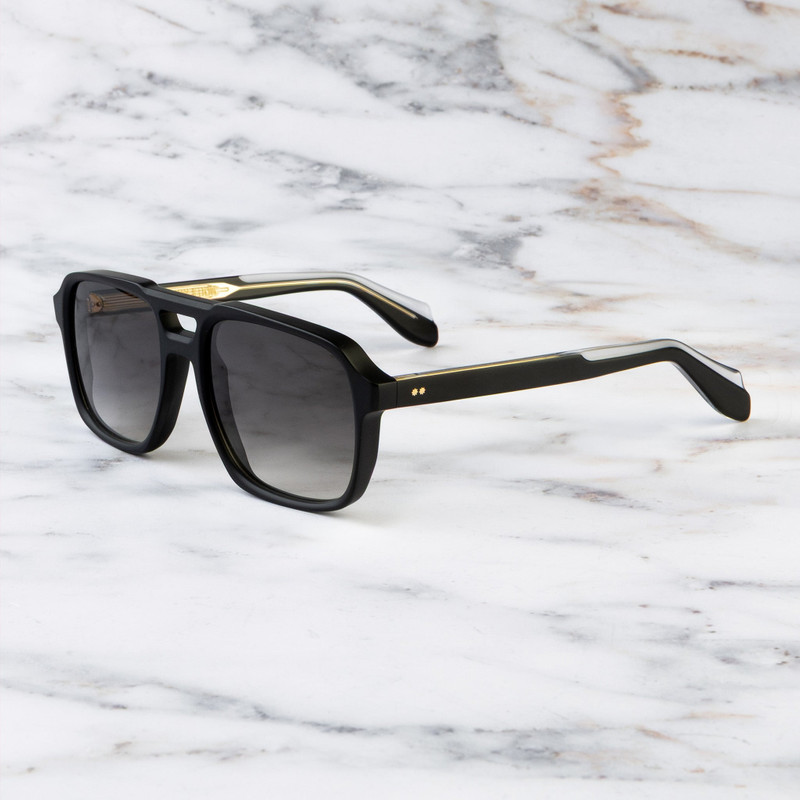 CUTLER AND GROSS 1394 AVIATOR SUNGLASSES outlook