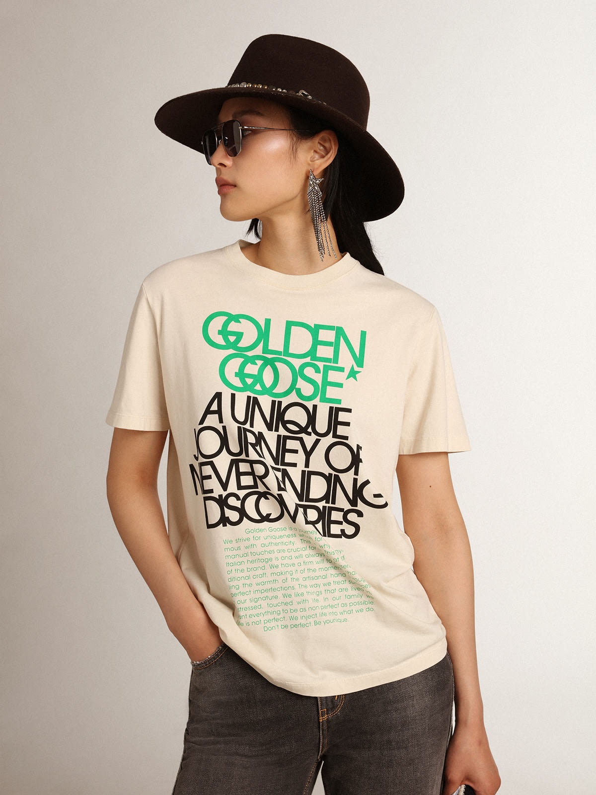 Women's bone white T-shirt with lettering on the front - 2