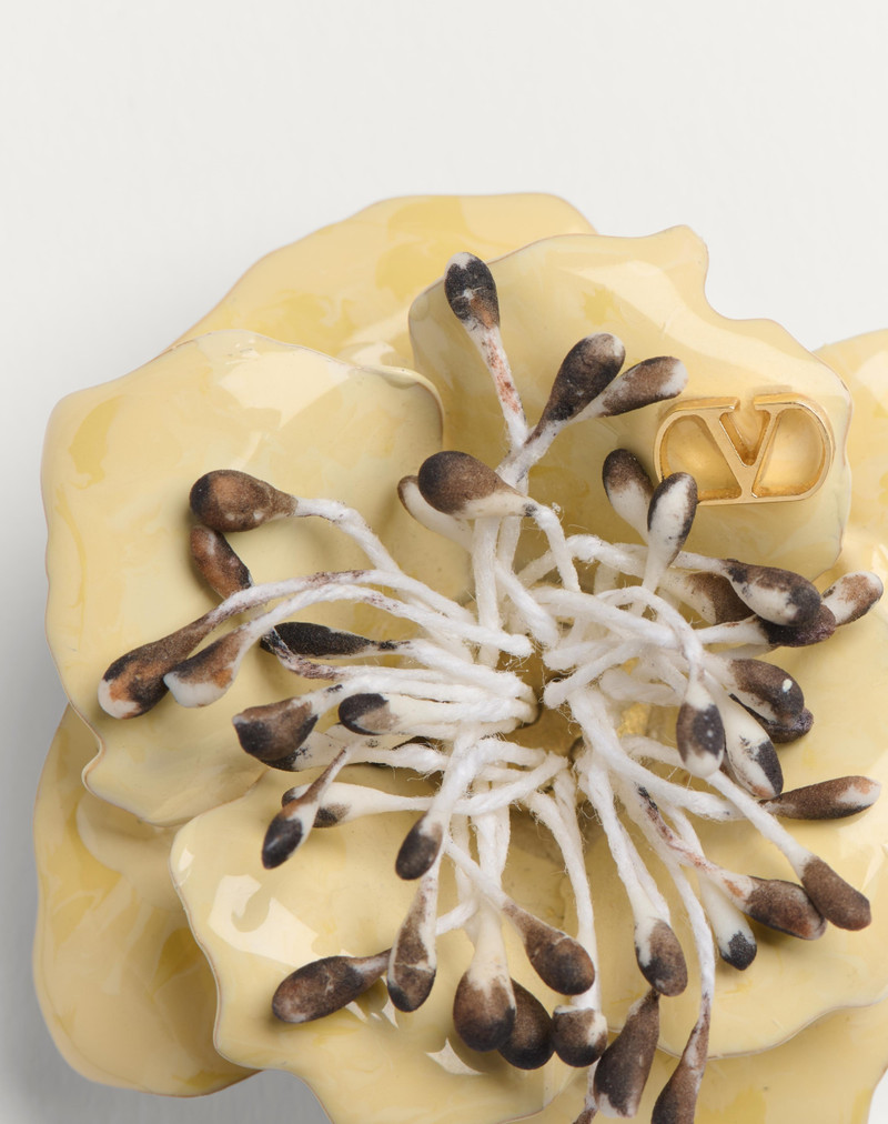 VALENTINO GARAVANI FLEUR LUMINEUSE BROOCH IN METAL, ENAMEL AND FABRIC 3