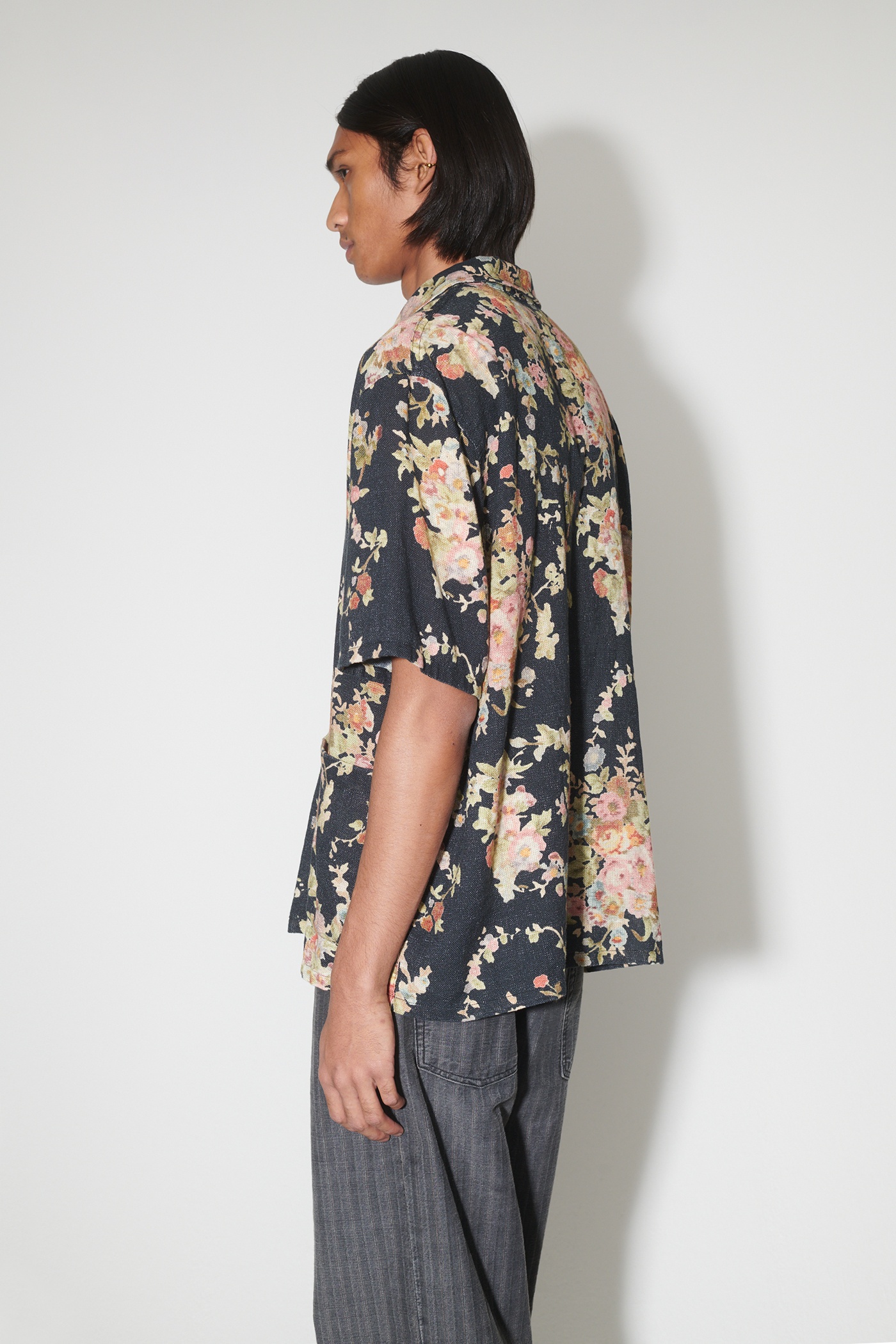 Elder Shirt Shortsleeve Black Floral Tapestry Print - 5