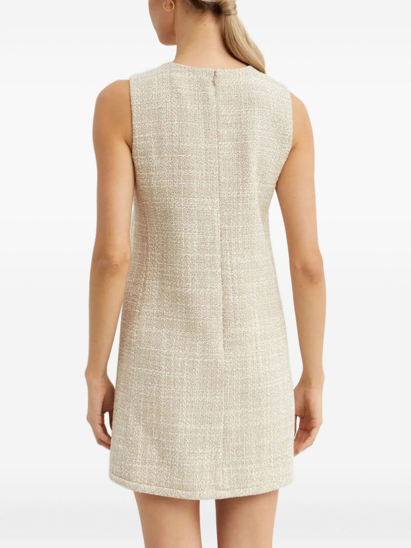 Sleeveless Tweed 이동 복장 4