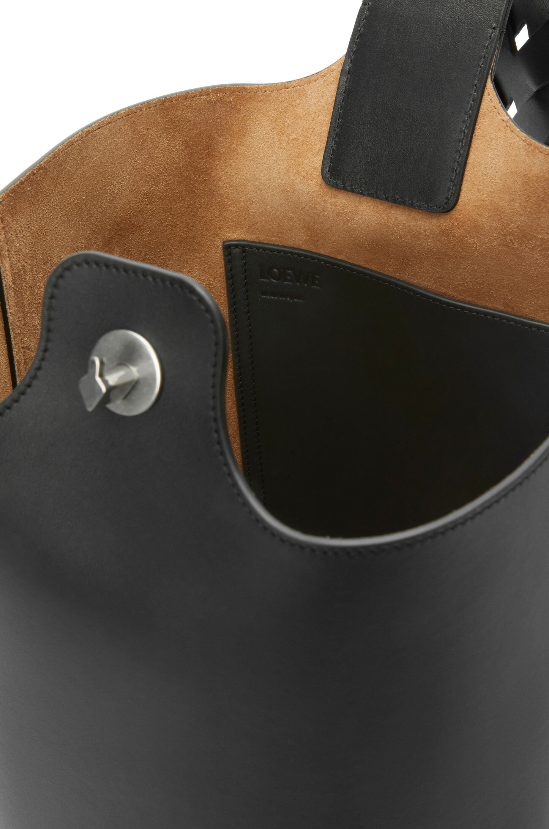 Large Pebble Bucket bag in mellow calfskin 7