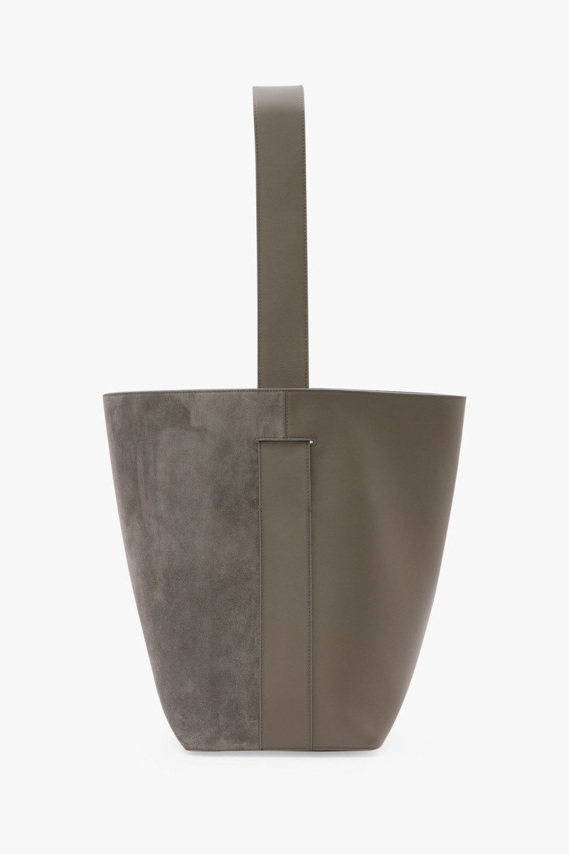 Victoria Beckham Dia Bucket Bag In Pebble Grey Leather outlook