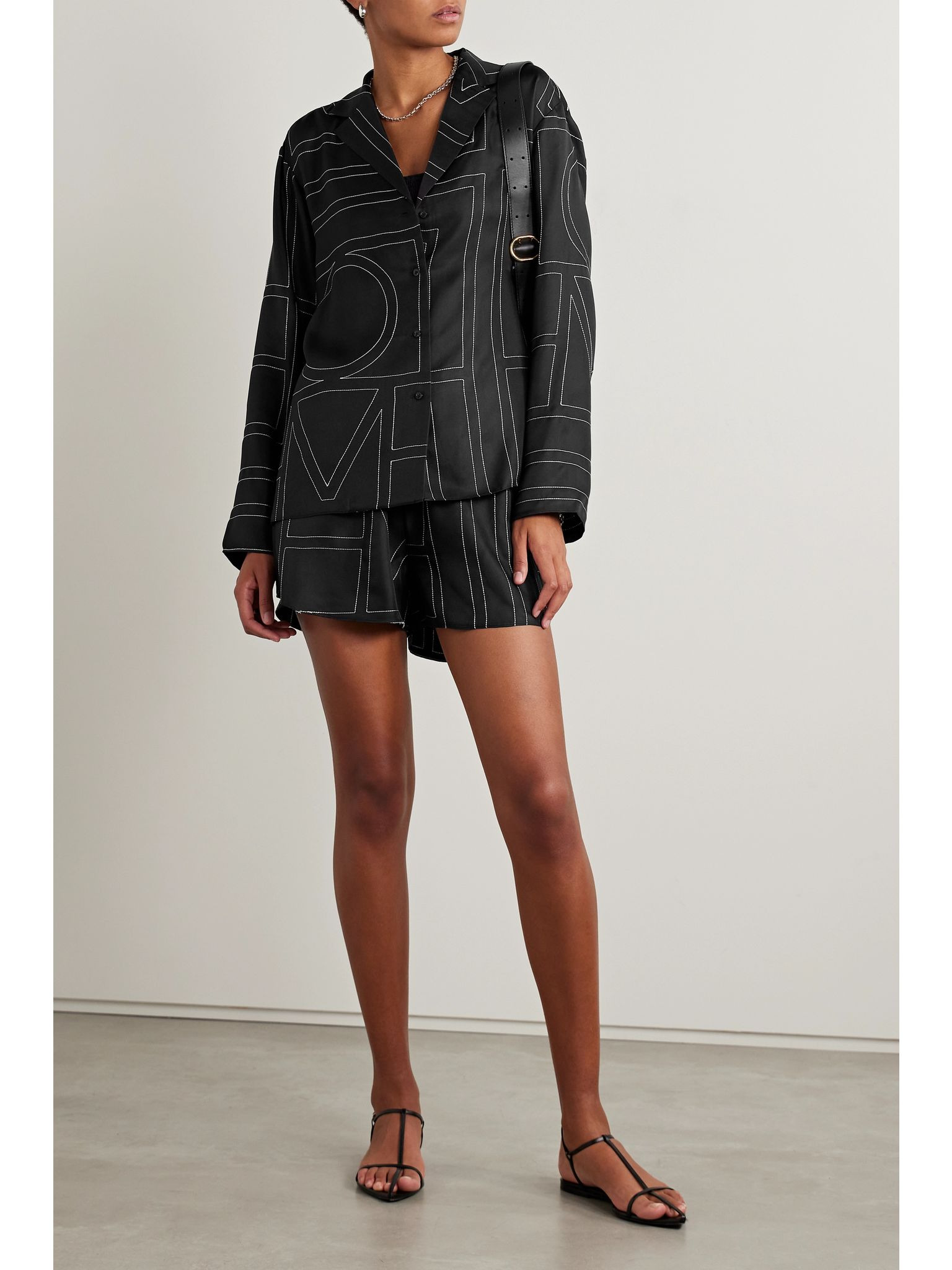 Embroidered silk-twill shorts Black - 2