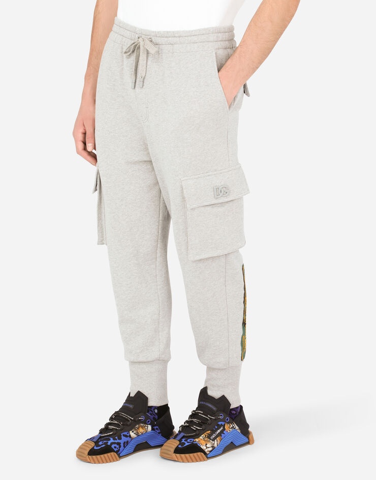 Cargo jogging pants with tiger-print patch - 4