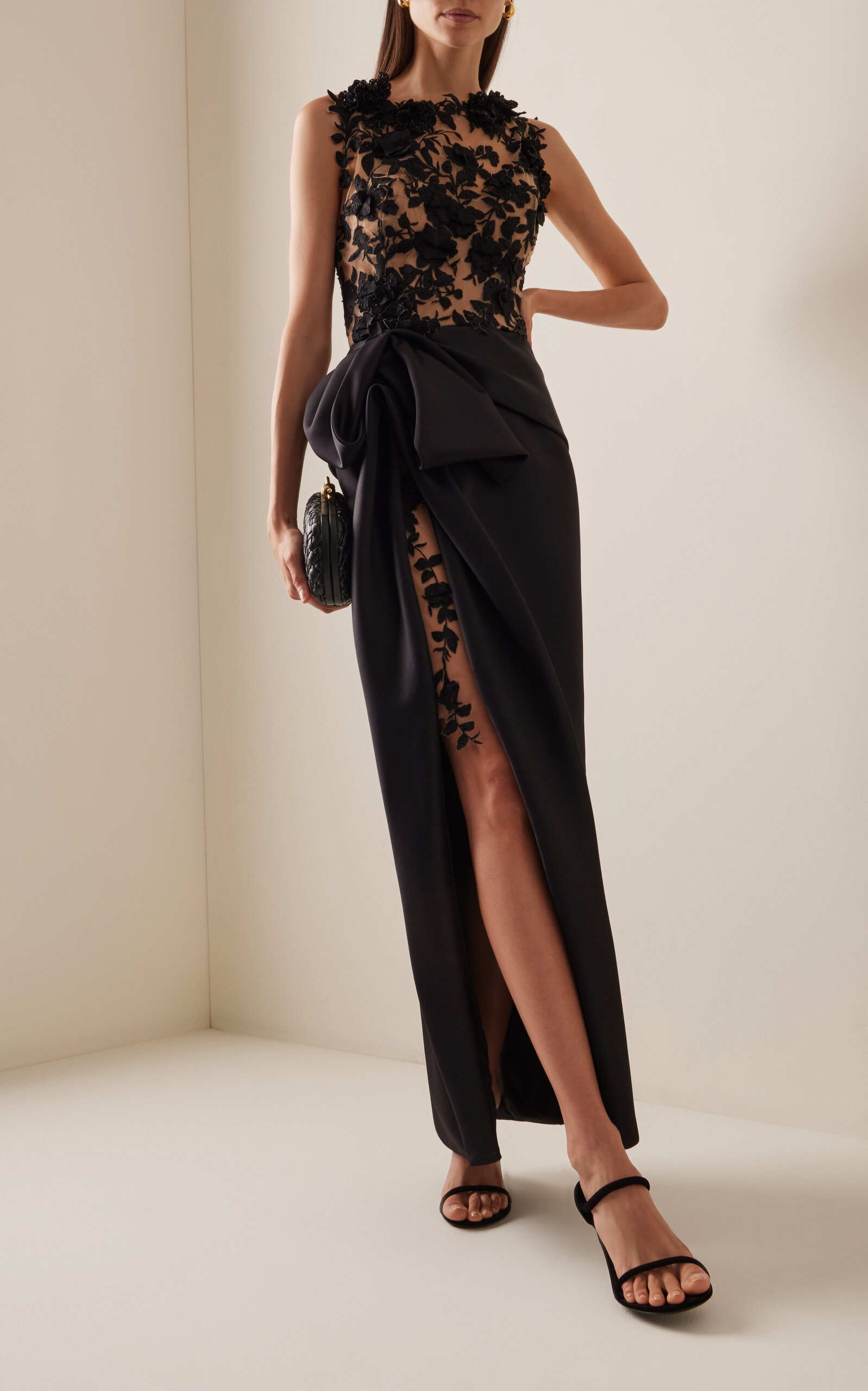 Floral-Appliqued Tulle Maxi Dress black - 2