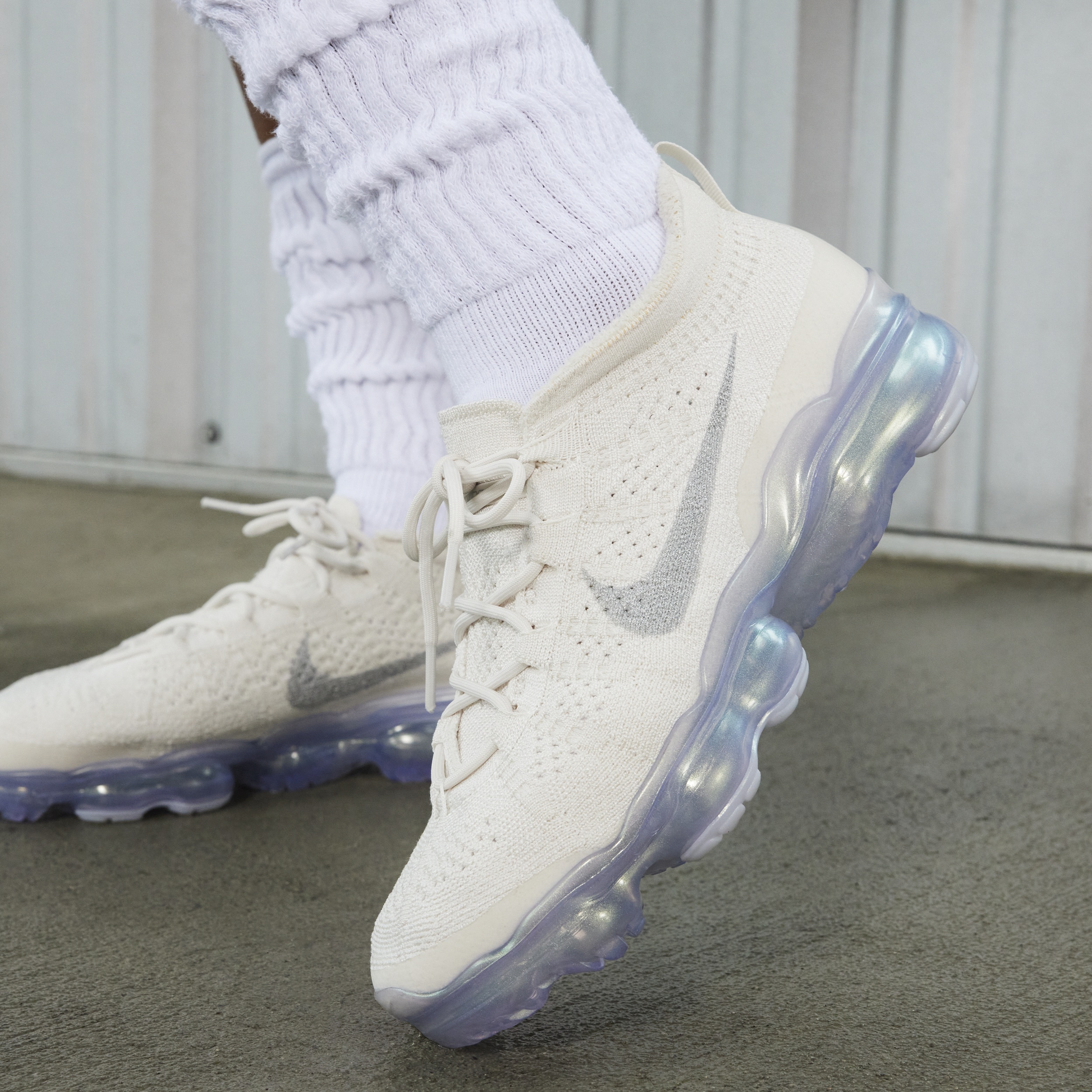 Nike Women's Air VaporMax 2023 Flyknit Shoes - 2