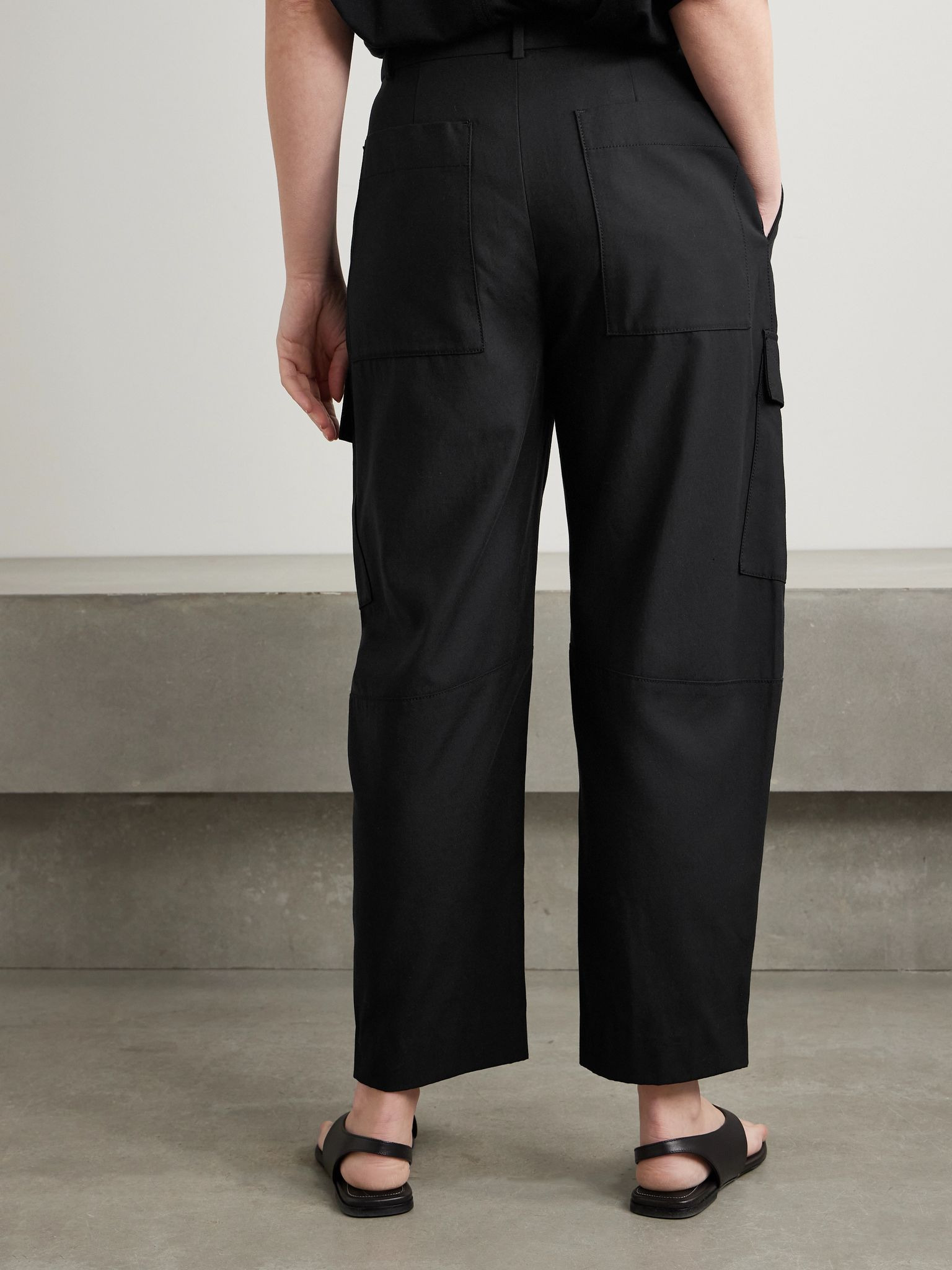 Lyocell and cotton-blend twill barrel-leg cargo pants Black - 4