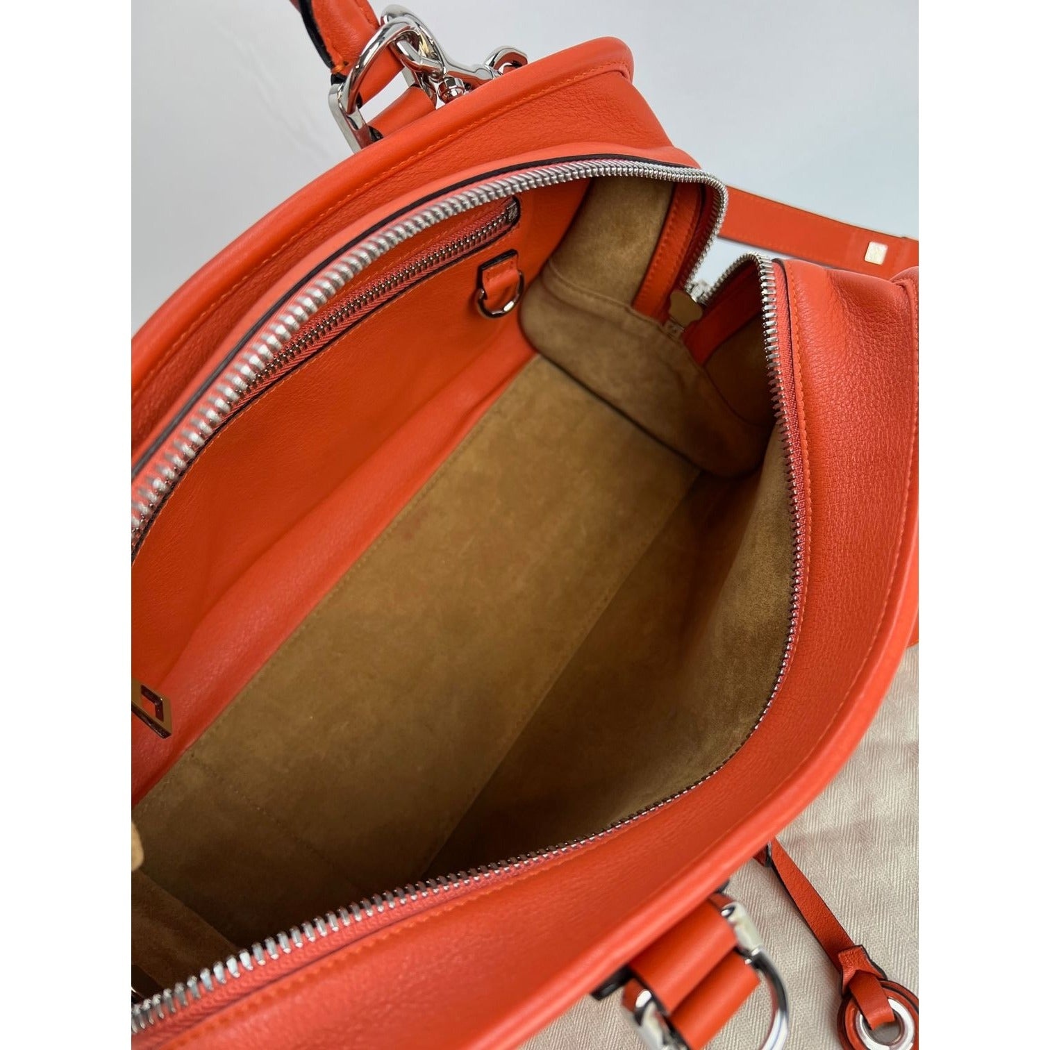 LOEWE Cal.fskin Amazona 28 Orange Shoulder Bag - 3