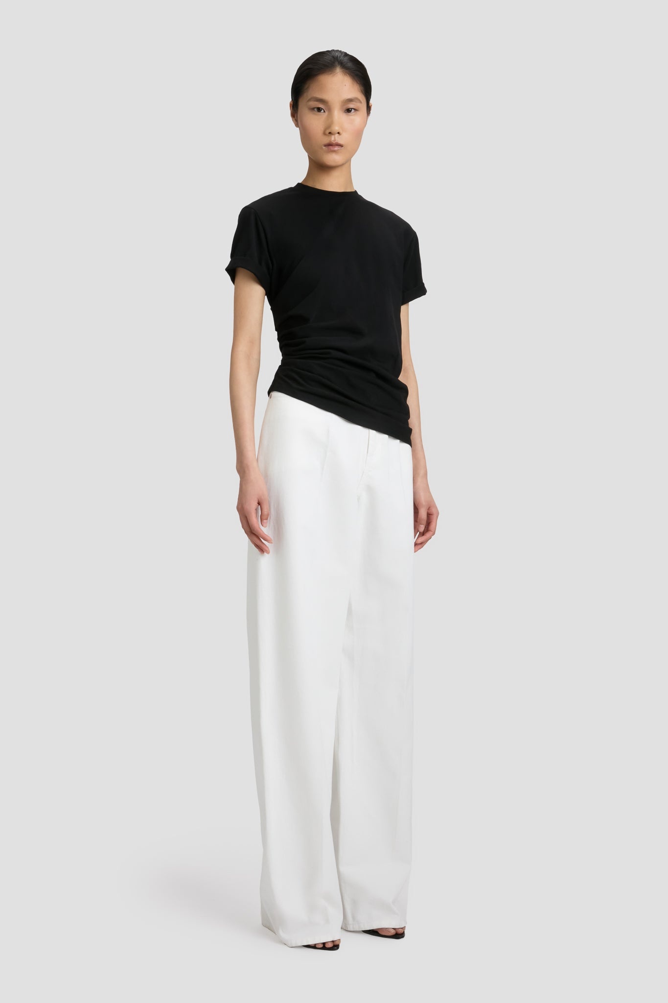 Gathered Detail T-Shirt In Black - 5