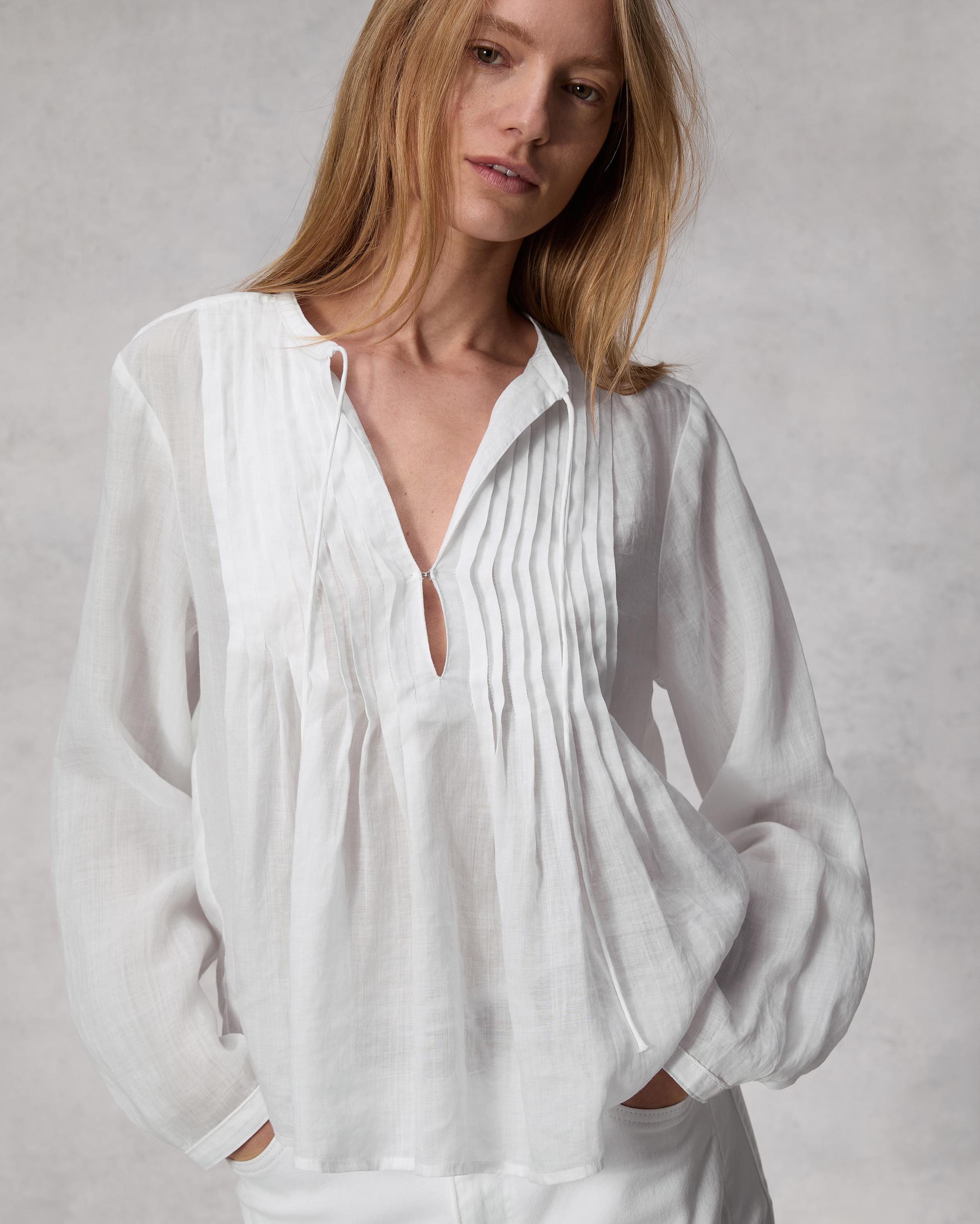 Amaris Ramie Top
Classic Fit - 6