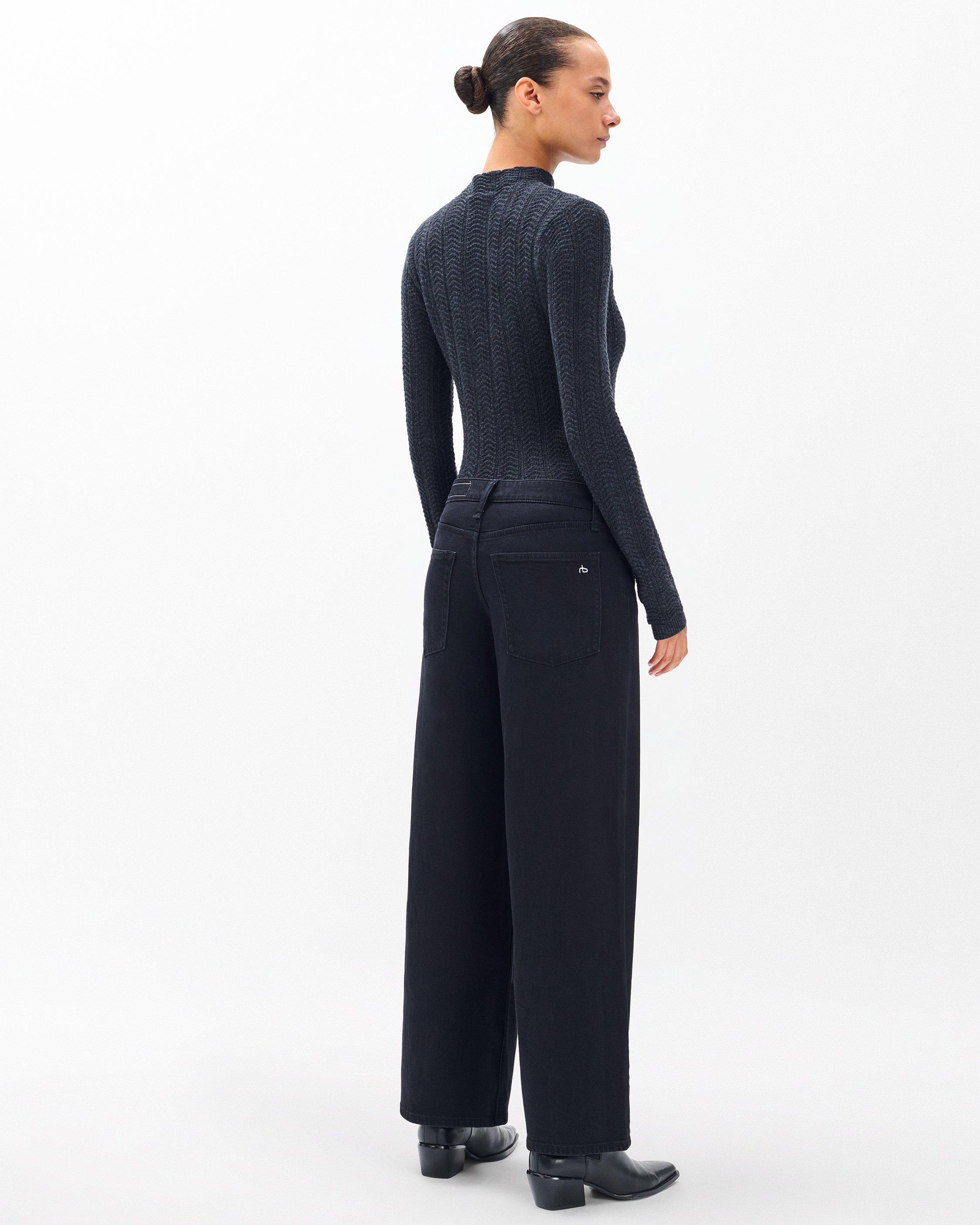 Aiden Wide-Leg Jeans
Vintage Stretch in Black - 5
