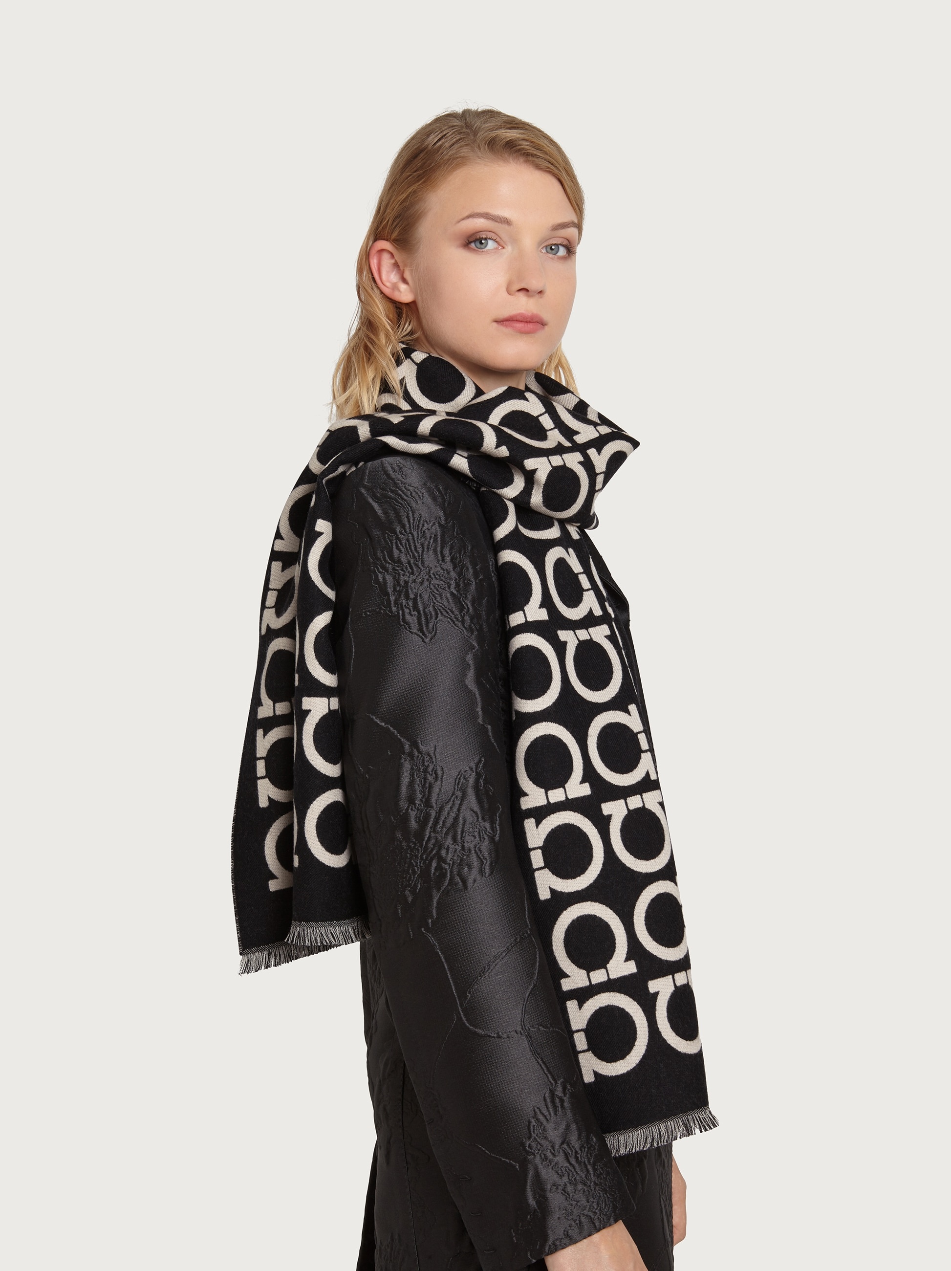 Gancini scarf - 3